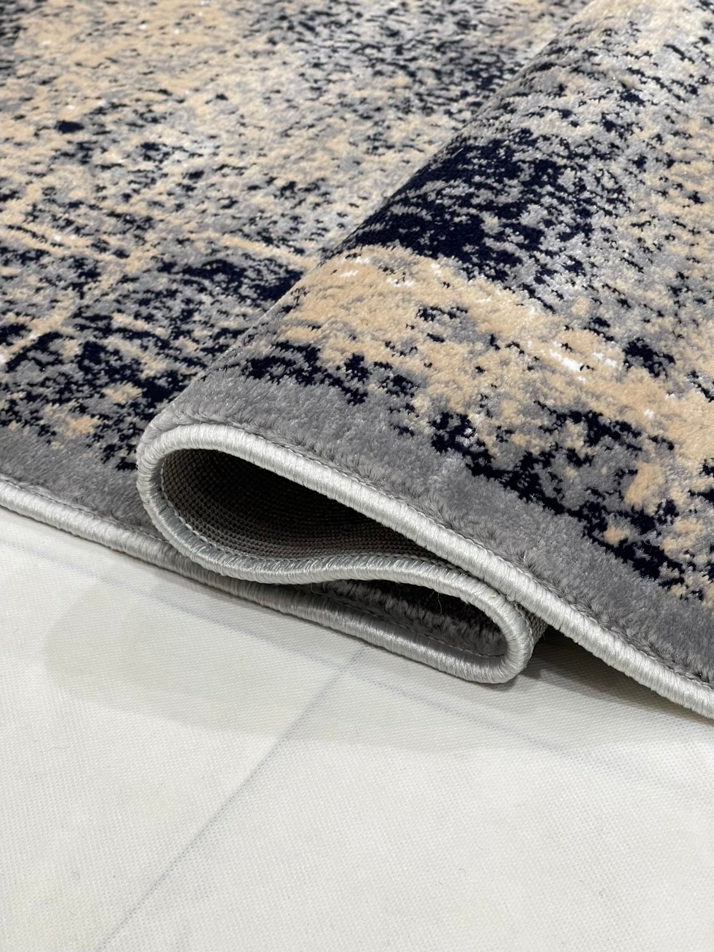 Modern Polypropylene Rug,back woven(Article-1654-Grey)
Size : 5ft width x 7.3ft length (150cm x 220cm)