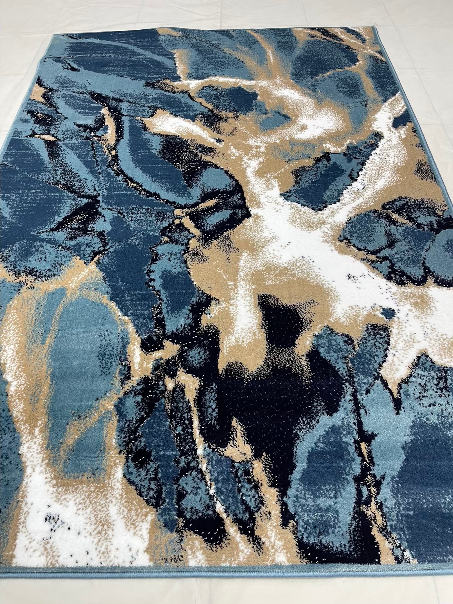 Modern polypropylene Rug,back woven(Article-349-Feroze)
Size : 5ft width x 7.3ft length (150cm x 220cm)