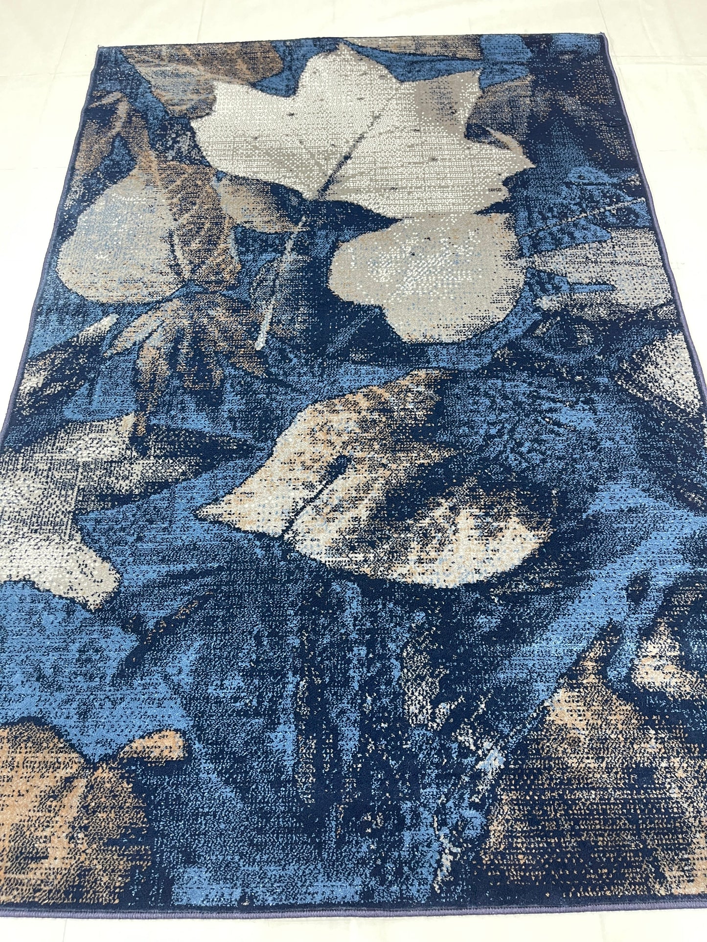 Modern Polypropylene Rug,back woven(Article-886-Blue)
Size : 5ft width x 7.3ft length (150cm x 220cm)