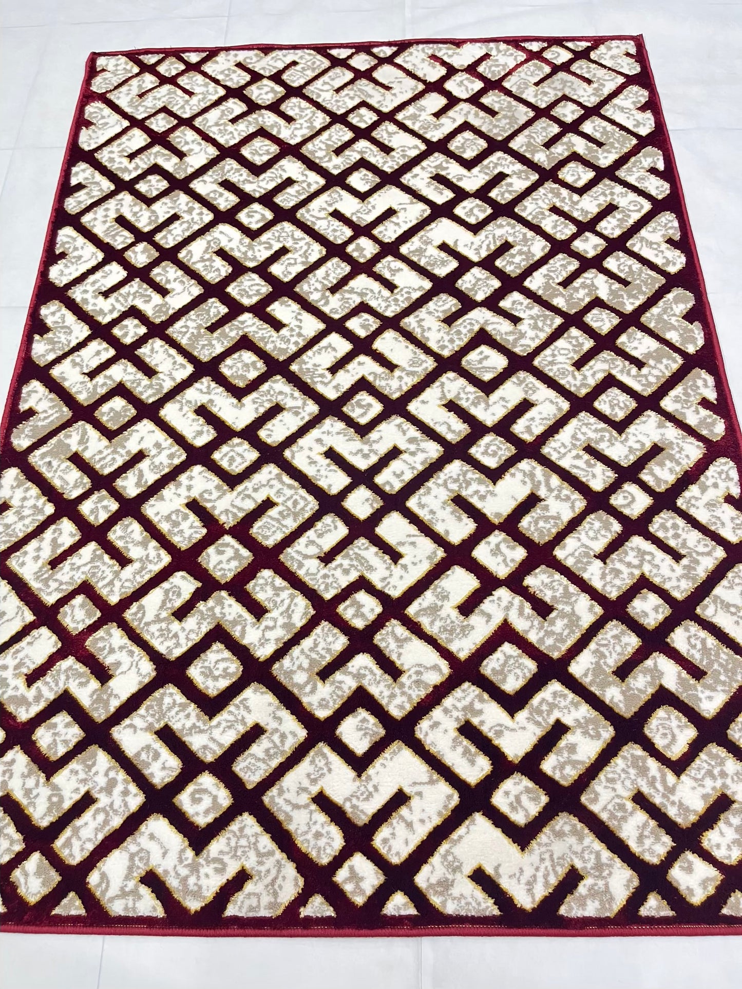 Pakistani Silk Woven Rug.(Article-1553-Red) Size : 4 ft width x 5.6 ft length