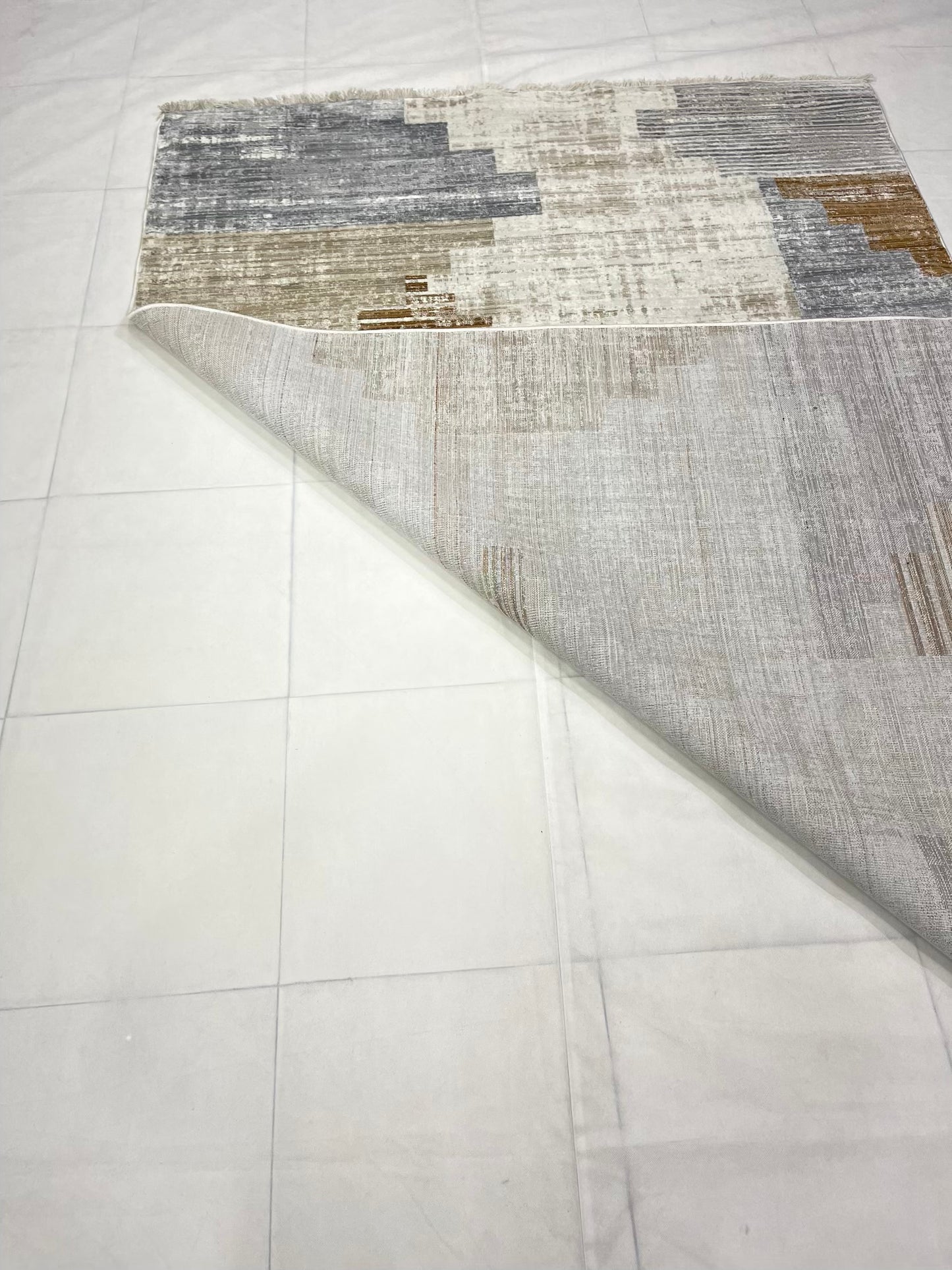 Turkish Polypropylene Silk.(Article-1680-Off white , Grey ,Brown) Size : 5ft width x 7.3ft length (160 cm x 225cm)
