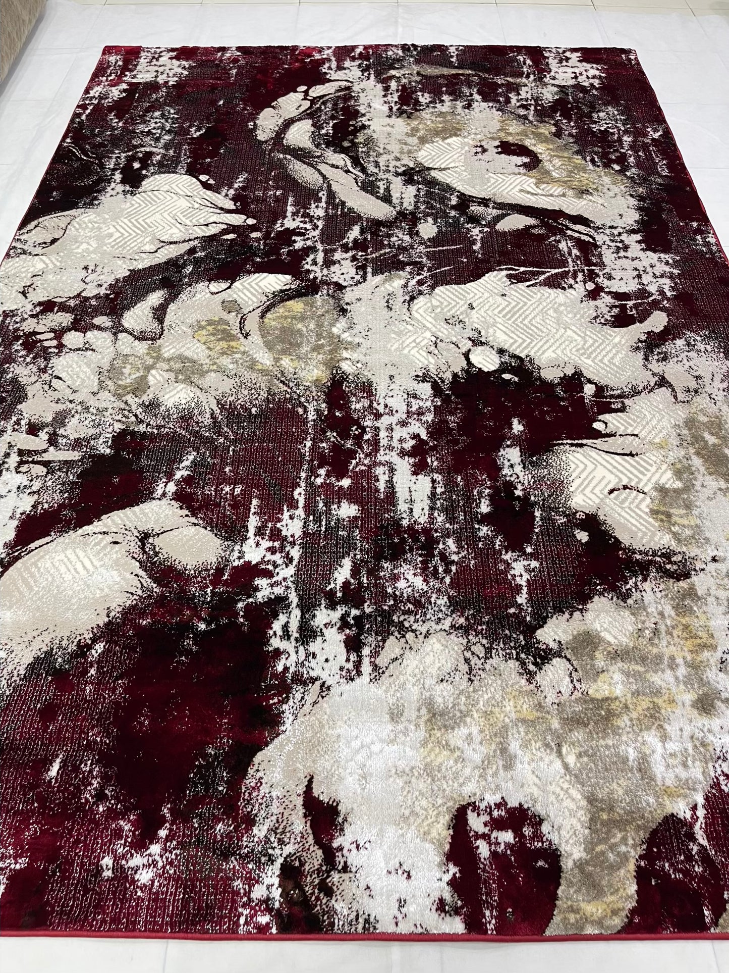 Turkish Top Quality Silk.(Article-1081-Red ) Size: 6.6 ft width x 9.6 ft length (200cm x 290cm)