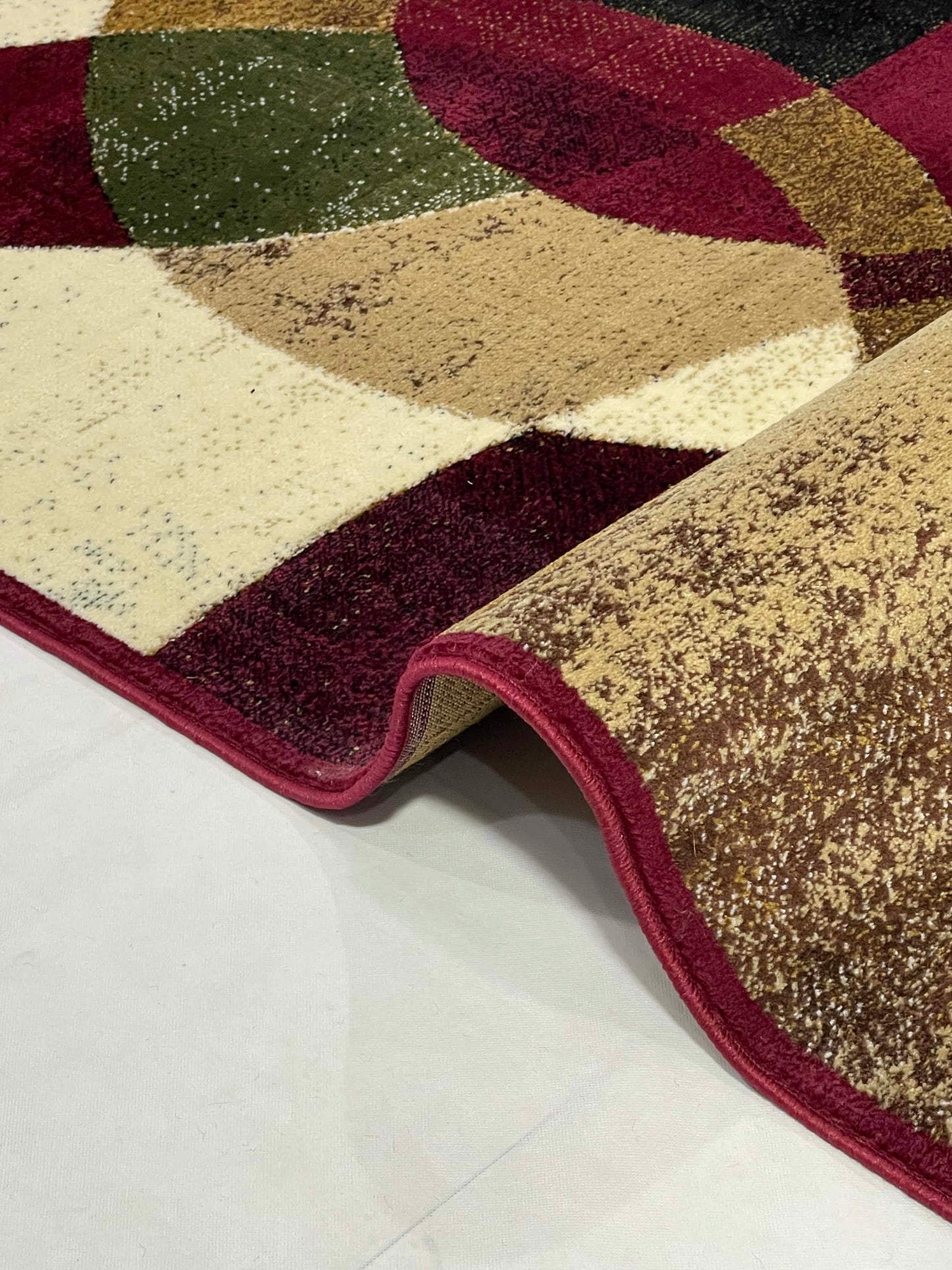 Modern polypropylene Rug,back woven(Article-1627-Red)
Size : 5ft width x 7.3ft length (150cm x 220cm)