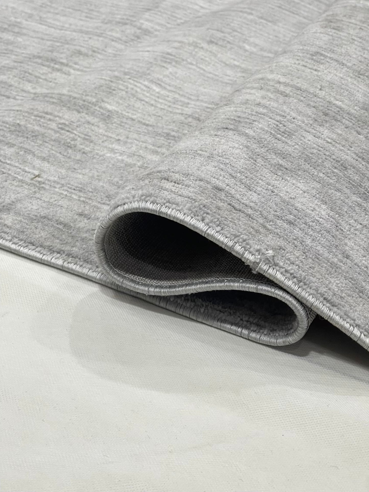 Modern Turkish Silk , Woven Back (Article-1305-Off white,Grey) Size : 5 ft width x 7.3 ft length