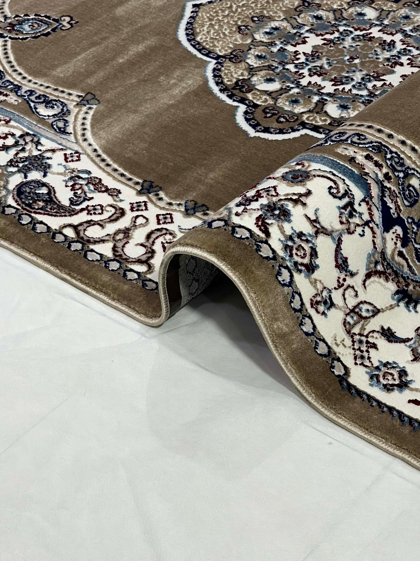 Turkish Top Quality Silk.(Article-1013-Beige)
Size : 5ft width  x 7.3ft length (150cm x 220cm)