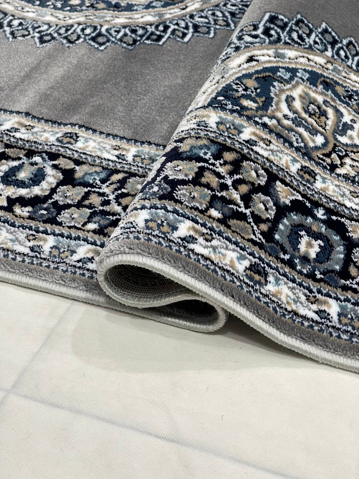 Persian Polypropylene Rug,back woven(Article-57-Grey)
Size : 5ft width x 7.3ft length (150cm x 220cm)