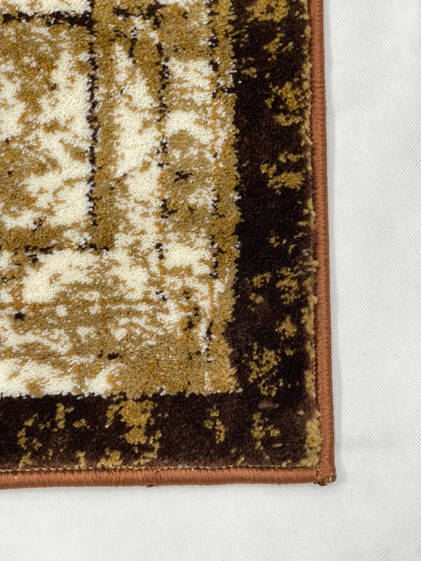Modern Brown Polypropylene Woven Rug.
Size : 2.6 ft width x 6.6 ft length
(80 cm x 200cm)