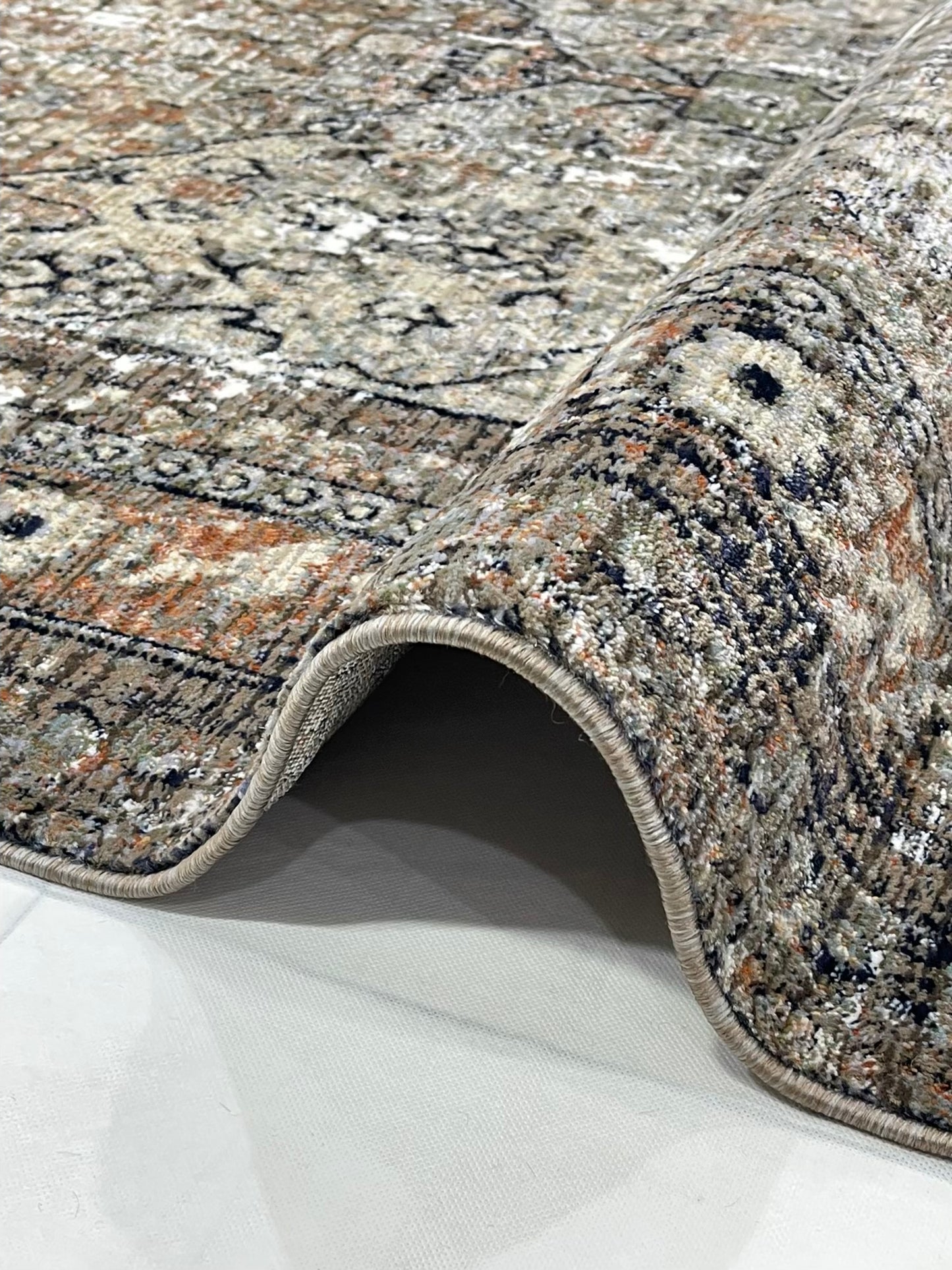 Turkish Polypropylene Silk. Woven Back (Article-1670-Multi )
Size : 5ft width x 7.3ft length (150cm x 220cm)