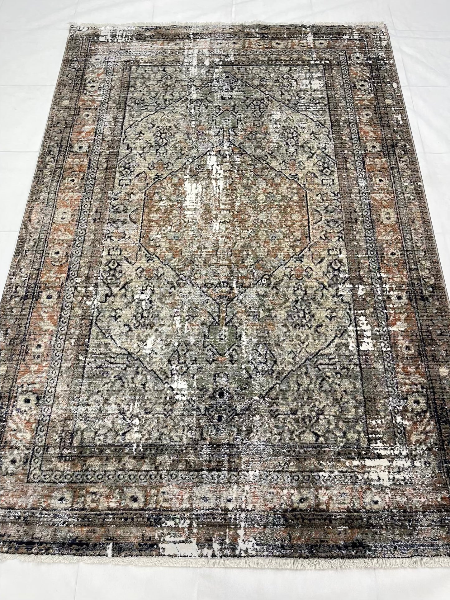 Turkish Polypropylene Silk. Woven Back (Article-1670-Multi )
Size : 5ft width x 7.3ft length (150cm x 220cm)