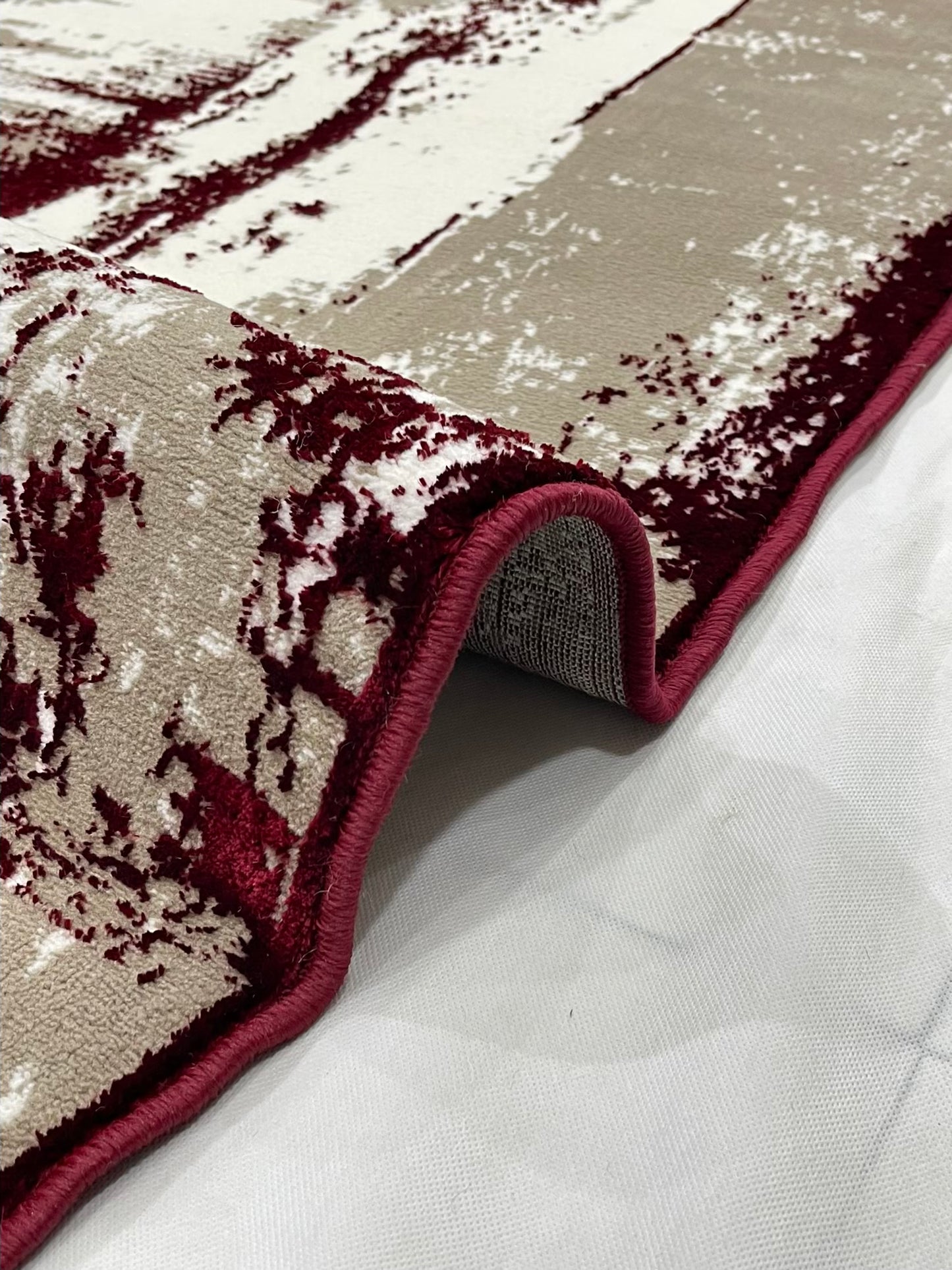 Polyester Silk.(Article-1604-Red)
Size : 6.6 ft width x 9.6 ft length ( 200 cm x 290 cm)