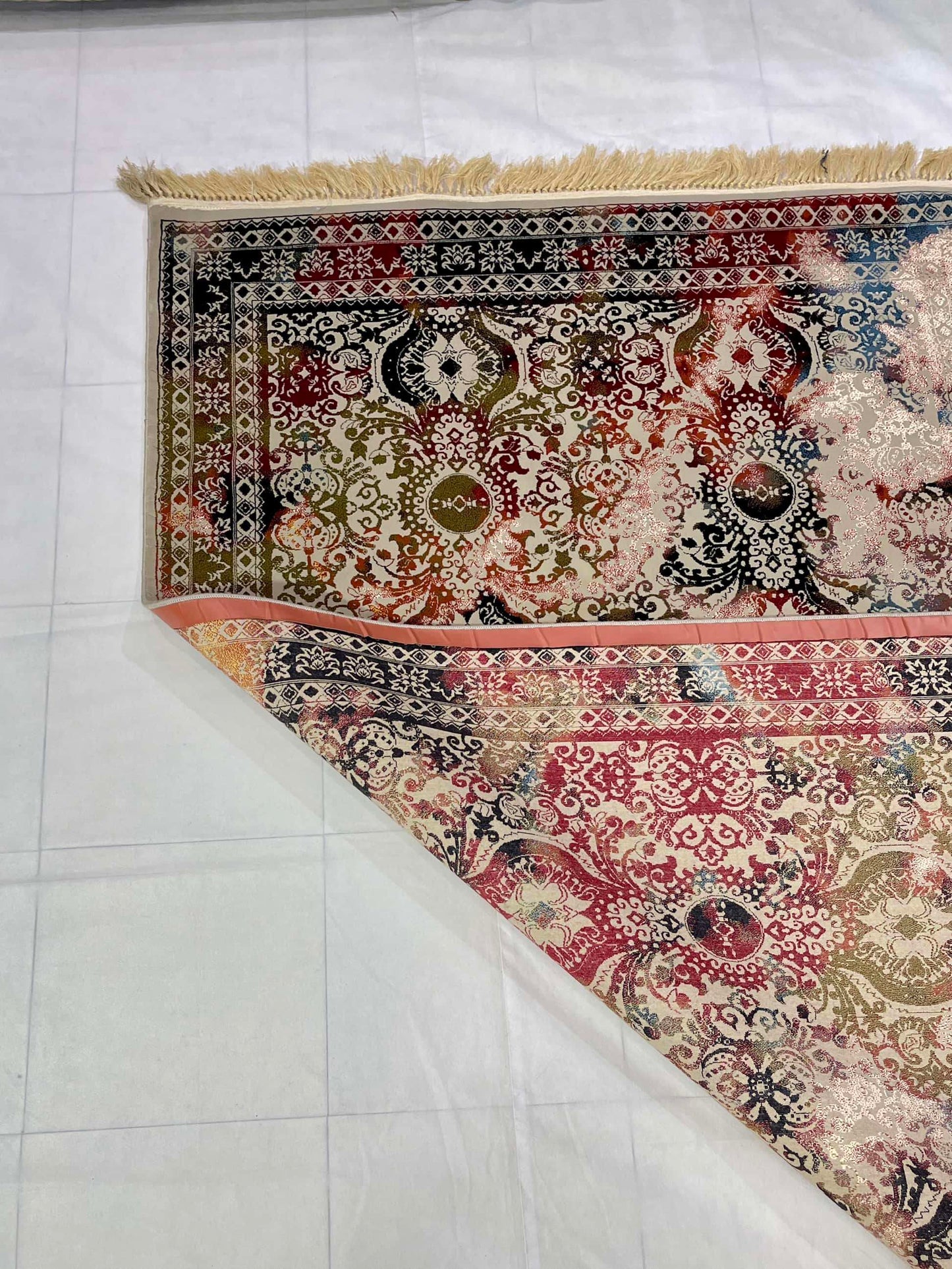 Irani Acrylic Woven Rug.
Size : 5ft width x 7.3ft length (150cm x 220cm)