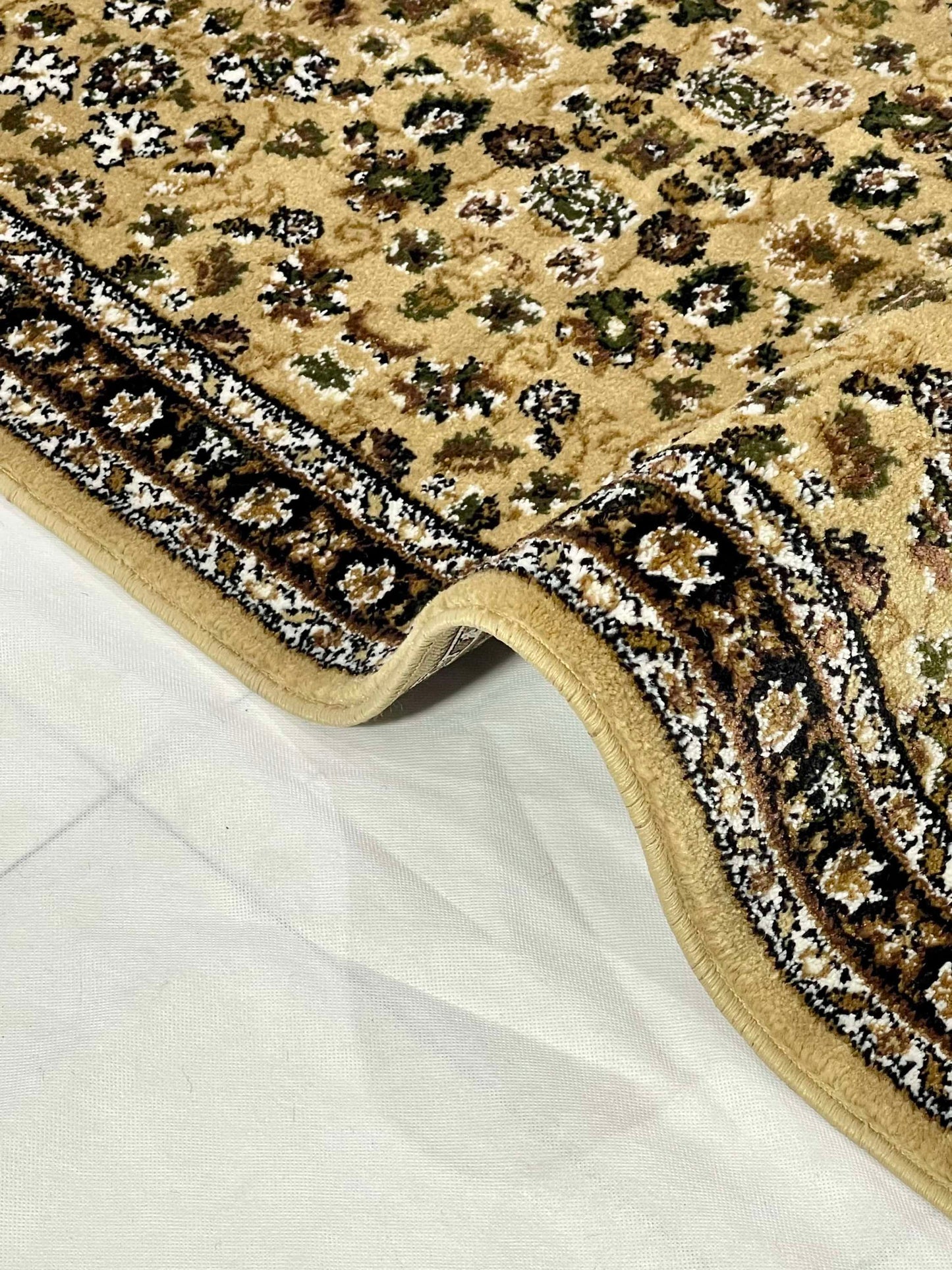 Allover Polypropylene Woven Rug.
Size : 2.6 ft width x 6.3 ft length
(80 cm x 200cm)