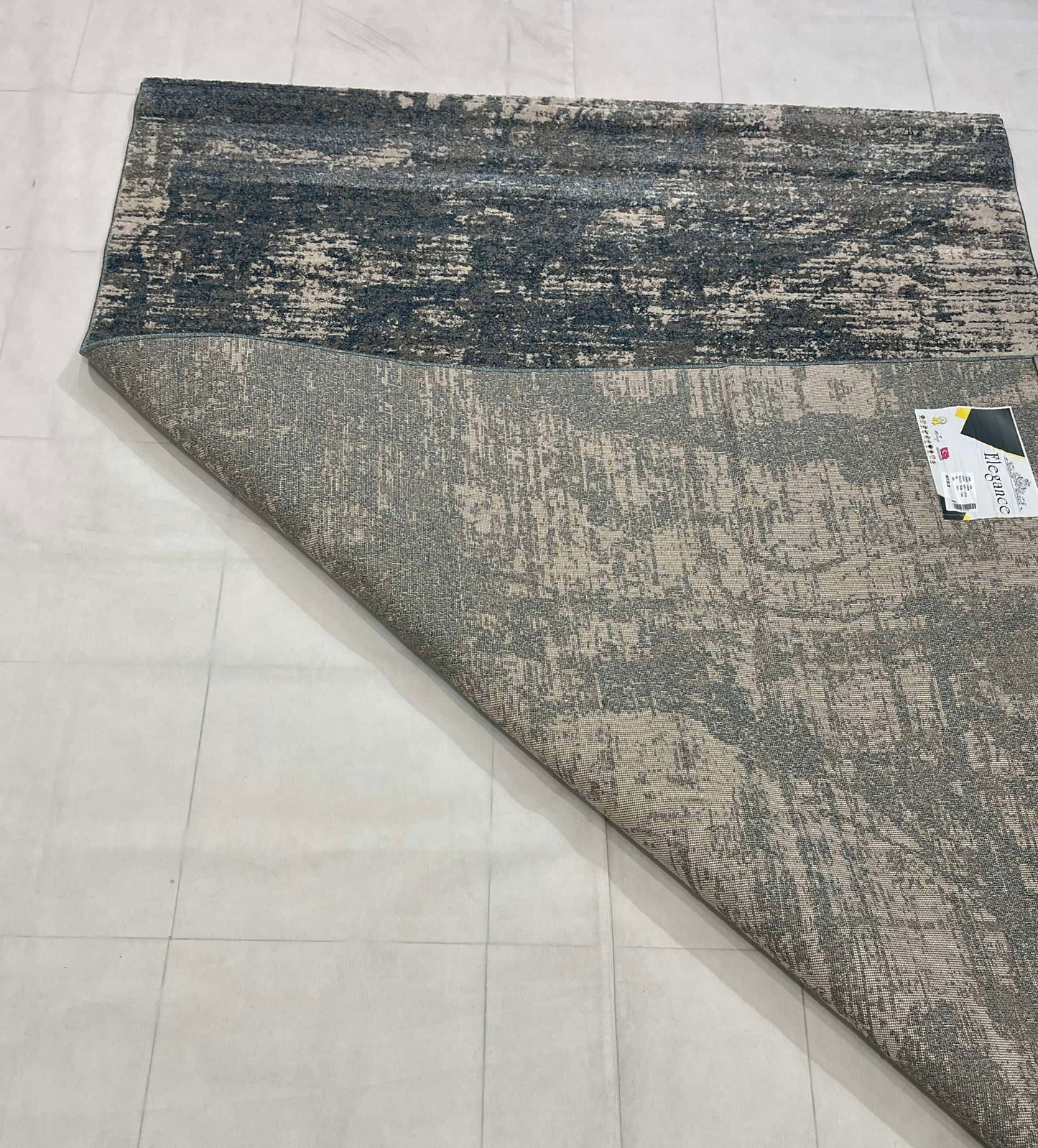 New Turkish Vintage Silky Woven Rug.
Article-1804-Grey & off white 
 Size : 5.3 ft width x 7.8 ft length
(160 cm x 230 cm)