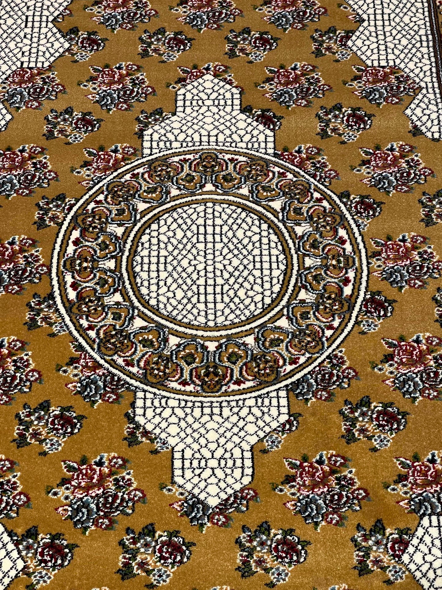 Irani polypropylene woven Rug.
Size : 5ft width  x 7.3ft length (150cm x 220cm)