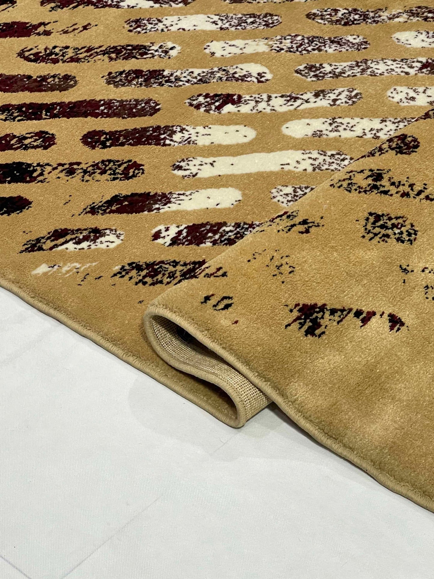 Modern polypropylene Rug,back woven(Article-356-Beige)
Size : 5ft width  x 7.3ft length (150cm x 220cm)