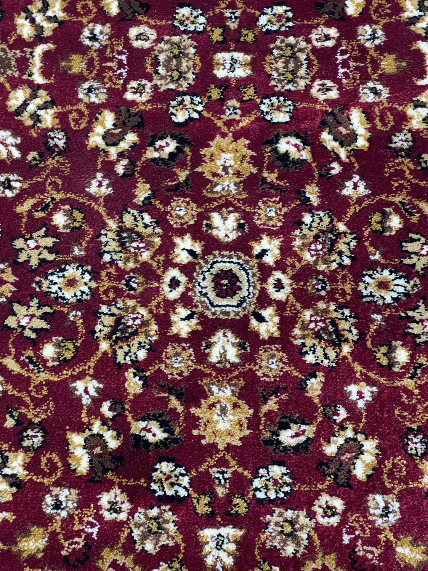 Red Persian Polypropylene Woven Runner.
Size : 2.6 ft width x 6.3 ft length
(80 cm x 200cm)