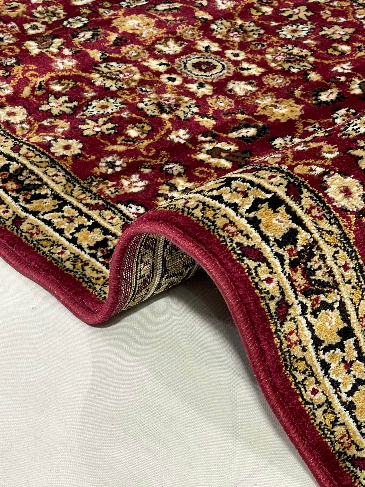 Red Persian Polypropylene Woven Runner.
Size : 2.6 ft width x 6.3 ft length
(80 cm x 200cm)