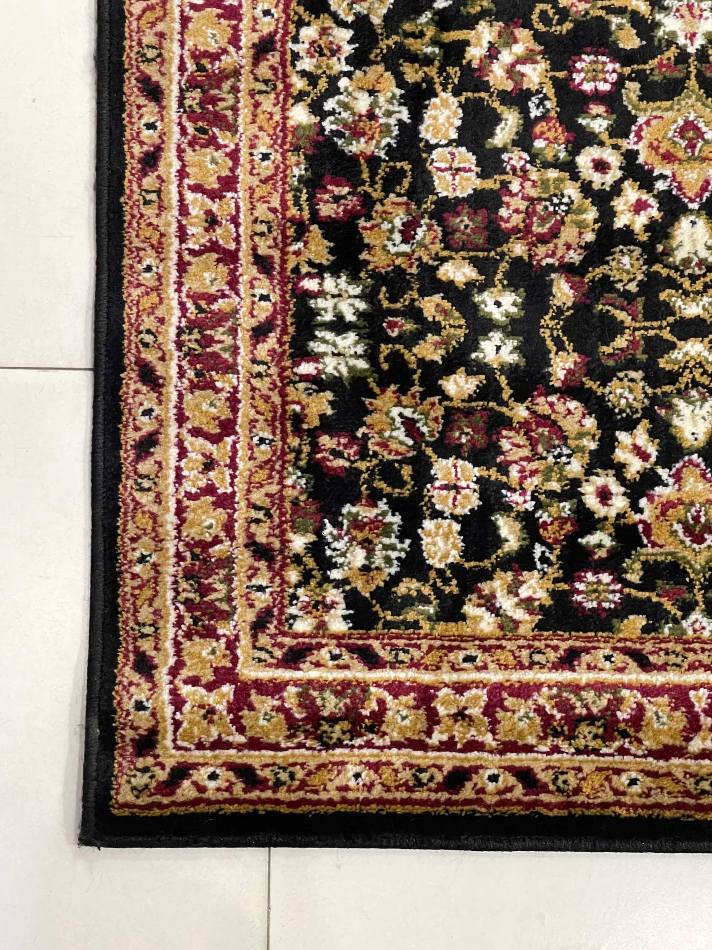 Versace Polypropylene Woven Rug.
Size : 2.6 ft width x 9.6 ft length
(80 cm x 290cm)