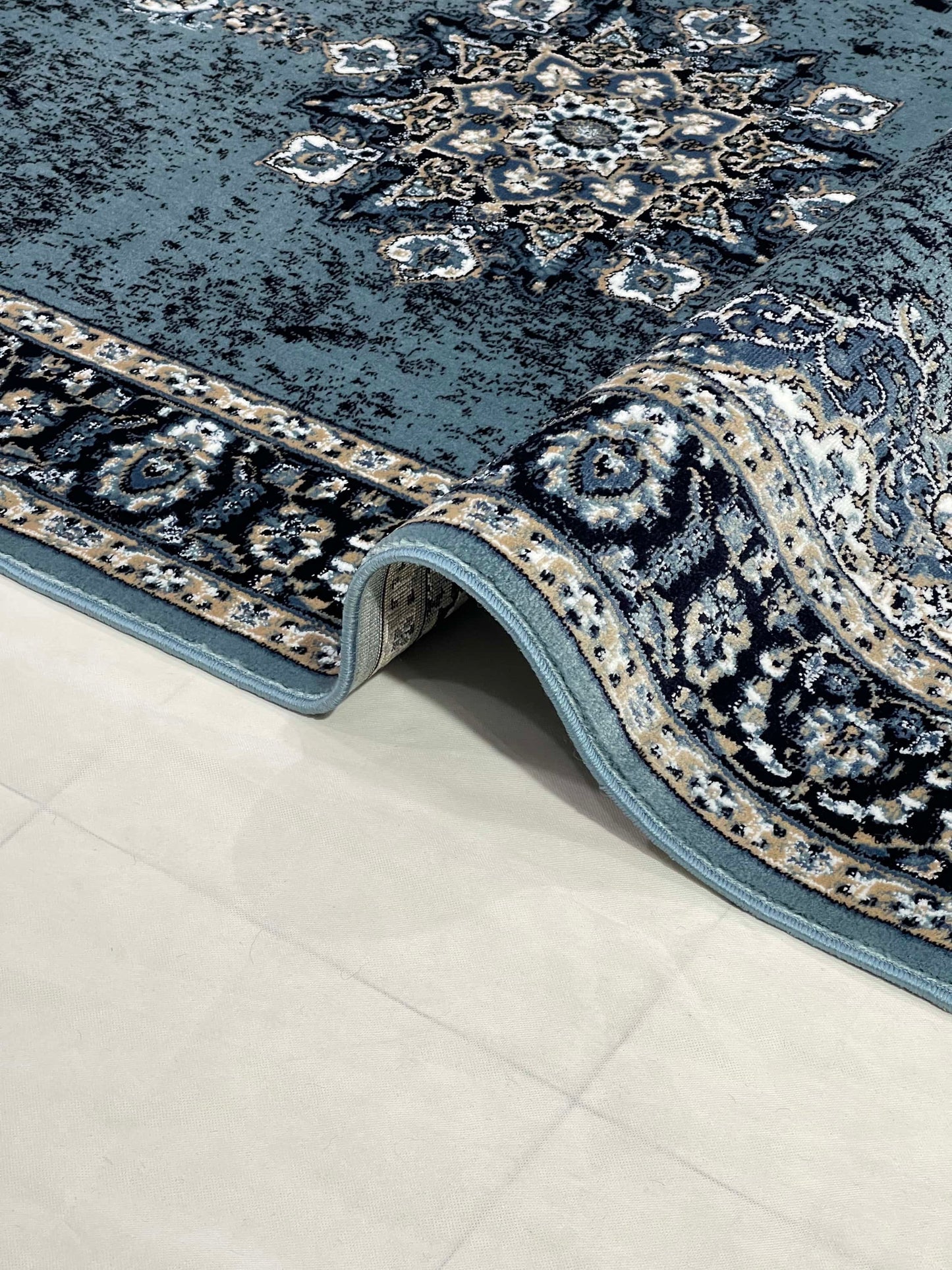 Modern  Polypropylene woven Rug.
Article-4719-Light Blue
Size : 5ft width  x 7.3ft length (150cm x 220cm)