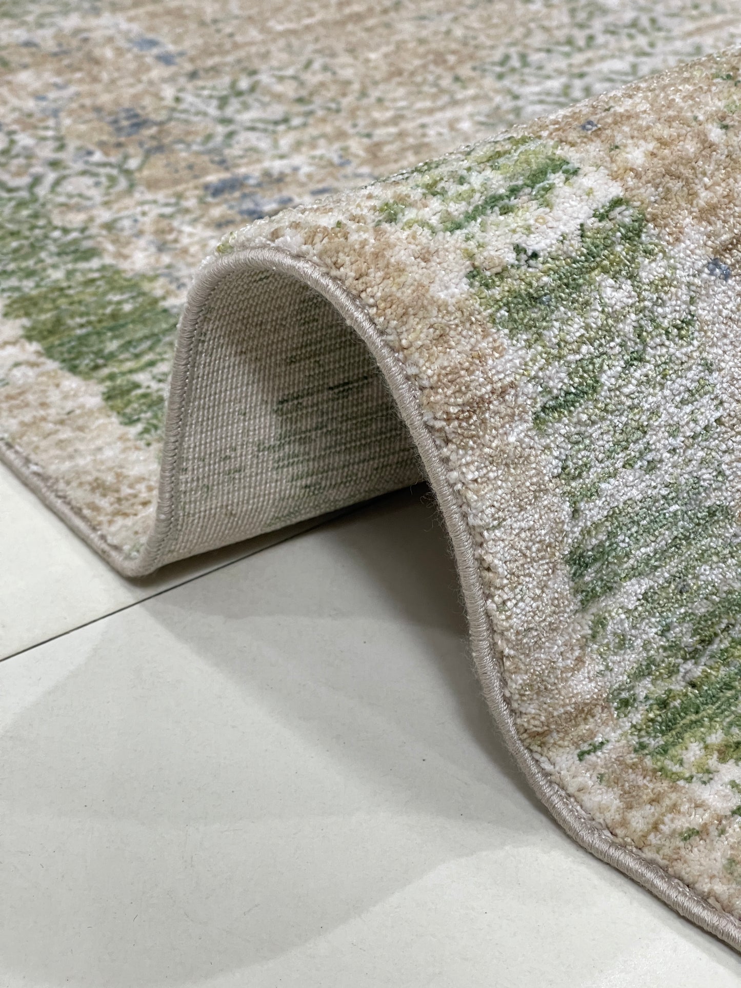 Irani viscose Rug , Woven Back
Article-315-Green
Size : 3 ft width x 5 ft length (100 cm x 150cm)