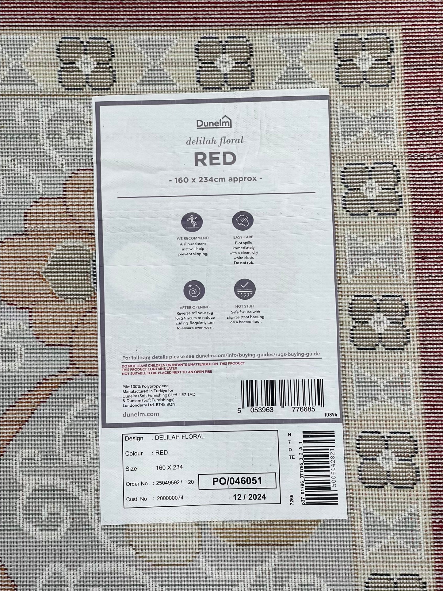 New Turkish Silk 

Size : 5ft width  x 7.10 length (160 cm x 230)

Article -101- Red