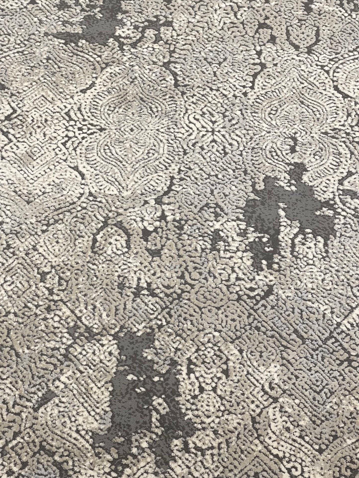 Irani Vintage Woven Rug.
 Article -2070-Grey , Off white
Size: 5 ft width x 7.3 ft length (150cm x 220cm)