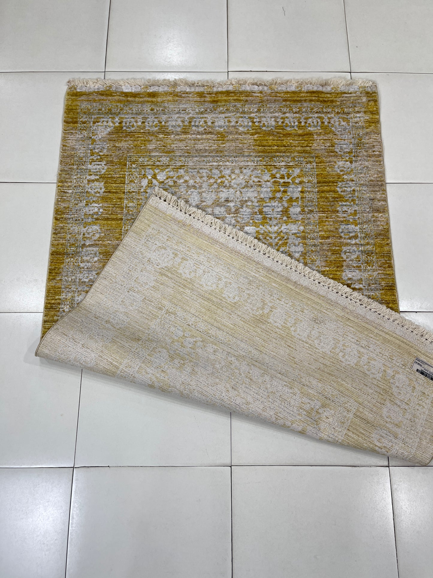 Turkish viscose Rug , Woven Back
Article-313-Yellow 
Size : 3 ft width x 5 ft length (100 cm x 150cm)