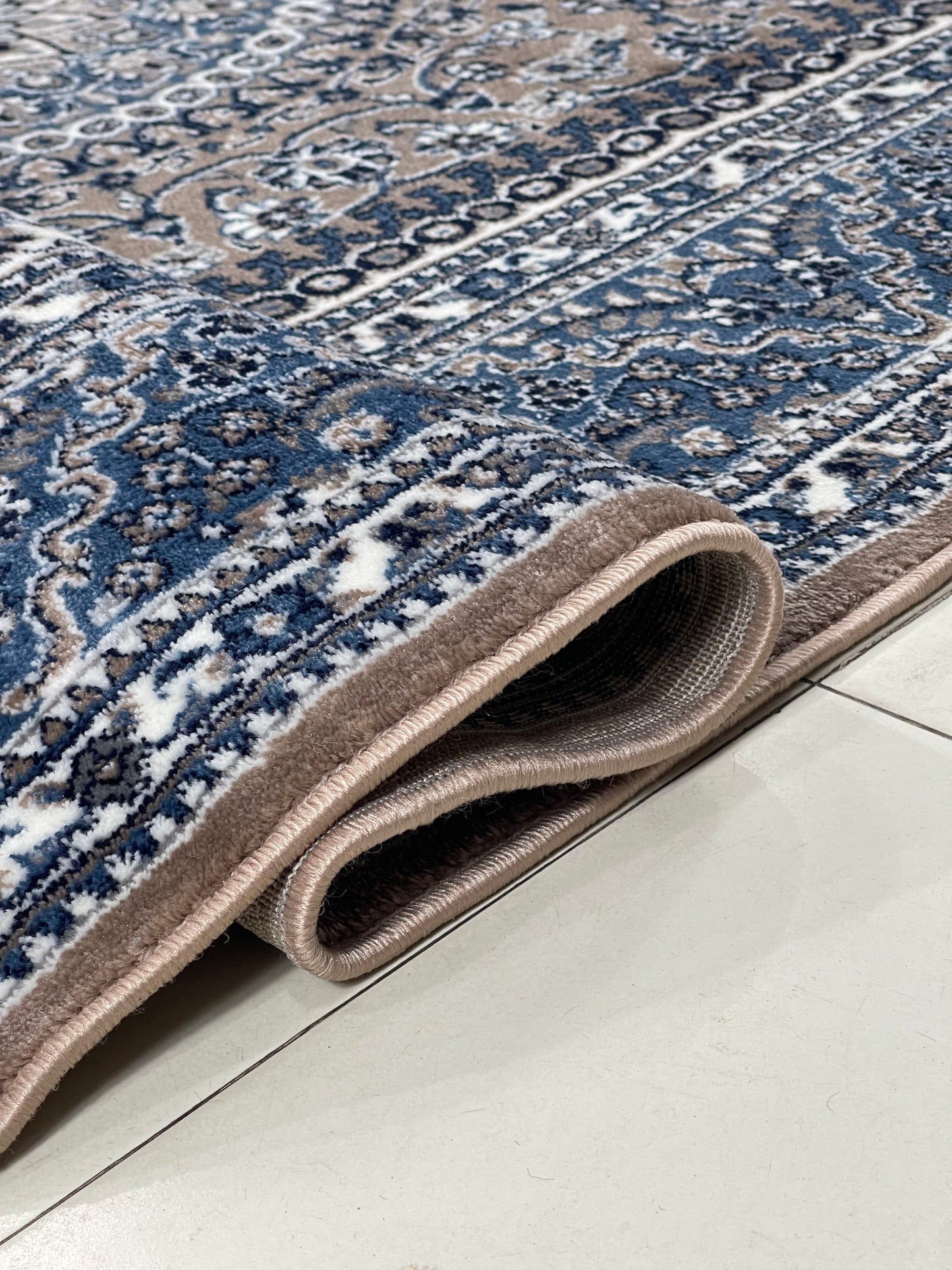 Persain polypropylene Rug,back woven(Article-22-Mink)
Size : 6.6 ft width x 9.6 ft length (200cm x 290cm)