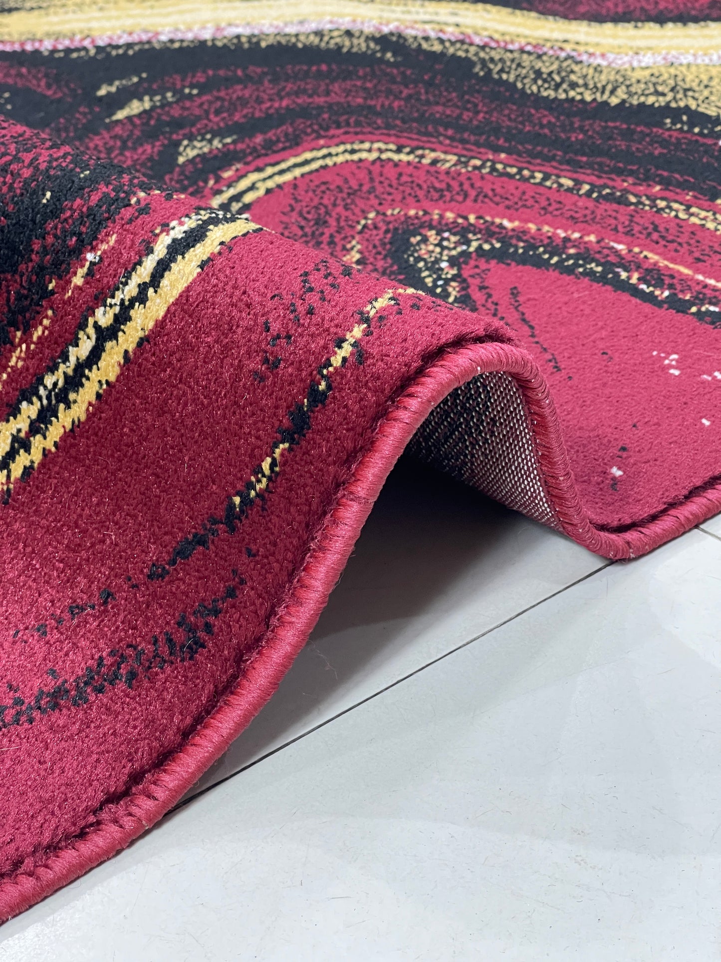 Modern polypropylene Rug,back woven(Article-418-Red)
Size : 6.6 ft width x 9.6 ft length (200cm x 290cm)