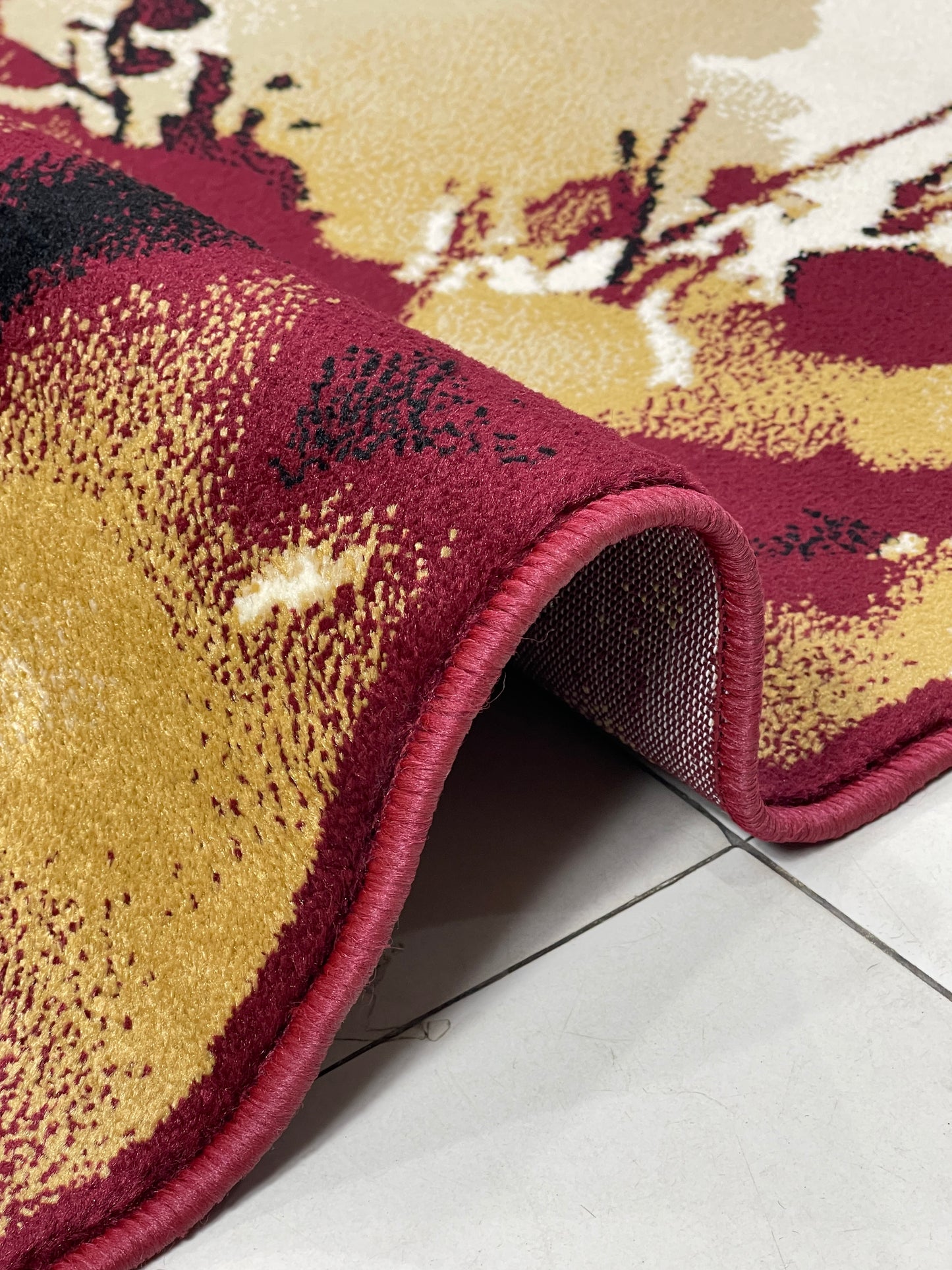 Modern Polypropylene Rug,back woven(Article-168-Red)
Size : 6.6 ft width x 9.6 ft length (200cm x 290cm)