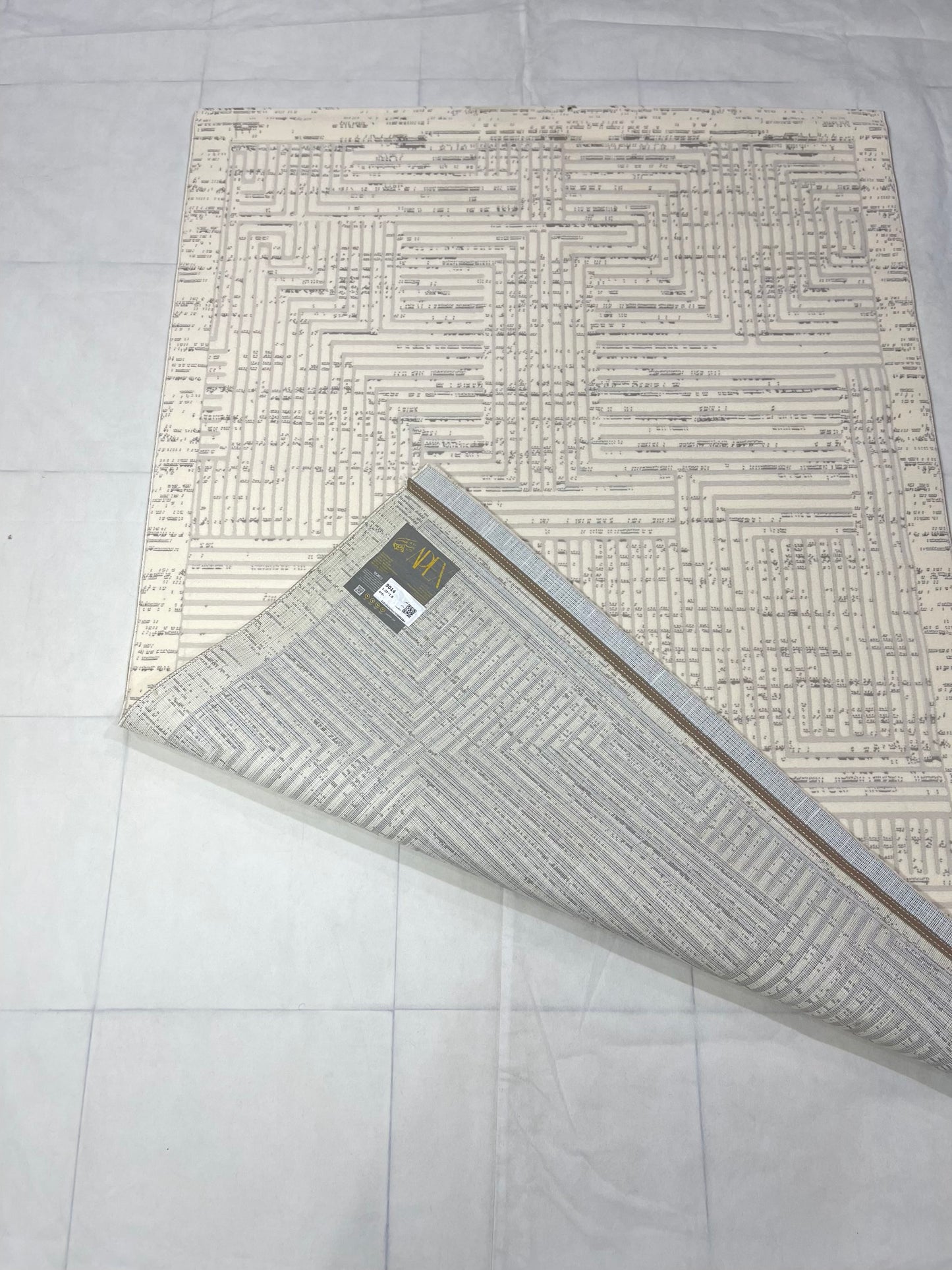 Irani Vintage Woven Rug.
 Article -2041-Off white
Size: 4 ft width x 6 ft length ( 120cm x 180 cm)
