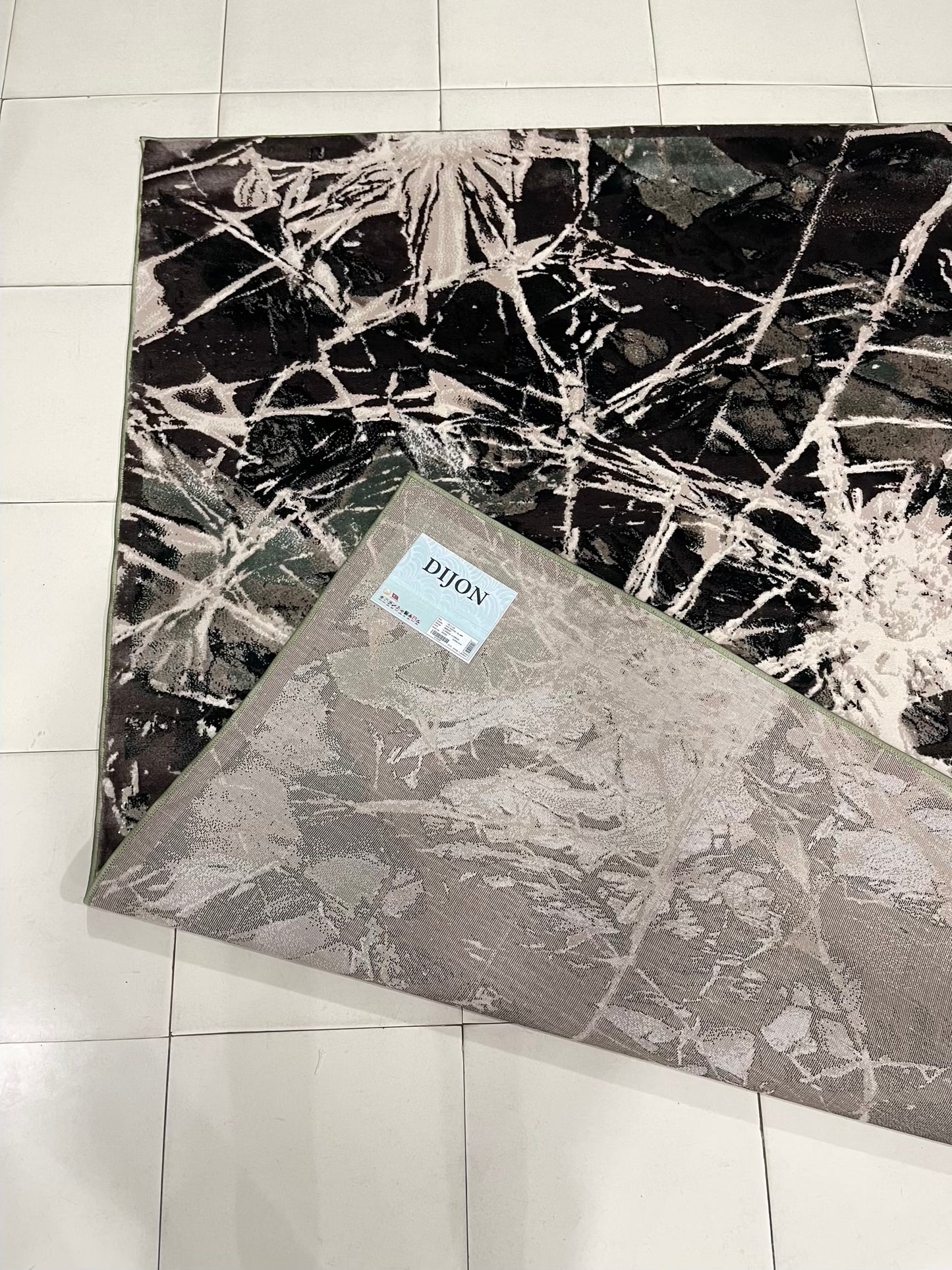 Turkish Polypropylene Silk.(Article-1679-Green ) Size : 5ft width  x 7.3ft length (150 cm x 220cm)