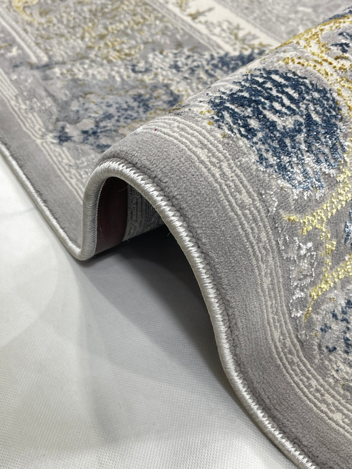 New Turkish Silk (Surya A)  Size: 6.6 ft width x 9.6 ft length (200cm x 290cm) Article -608- Grey