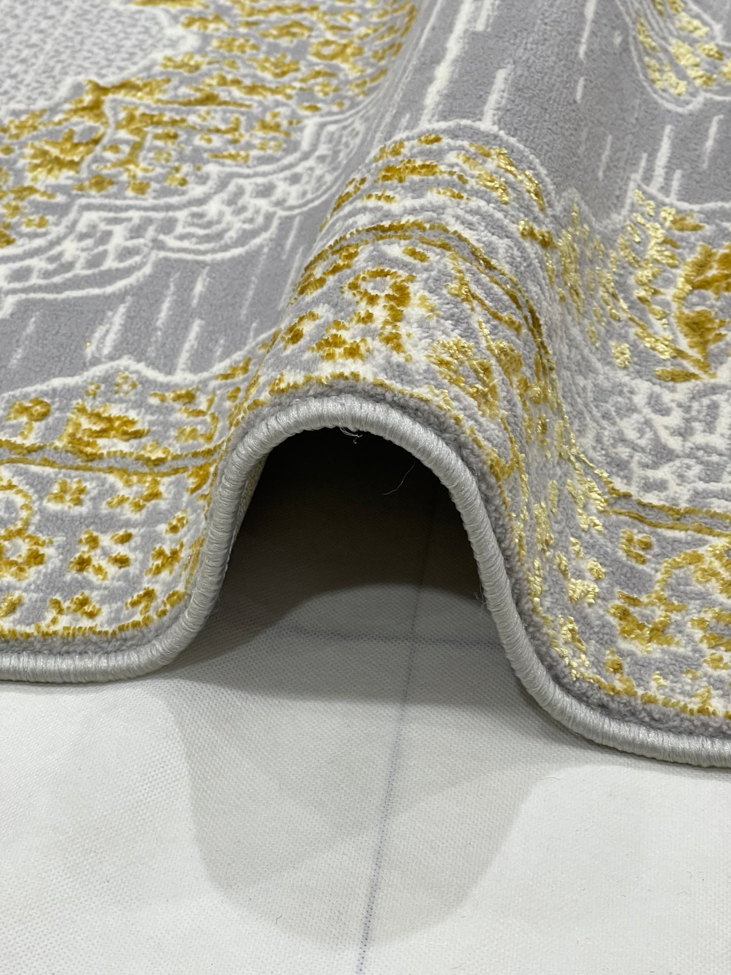 Polyester Silk Woven Rug.(Article-1455-Grey) Size : 3 ft width x 5 ft length ( 100cm x 150cm)