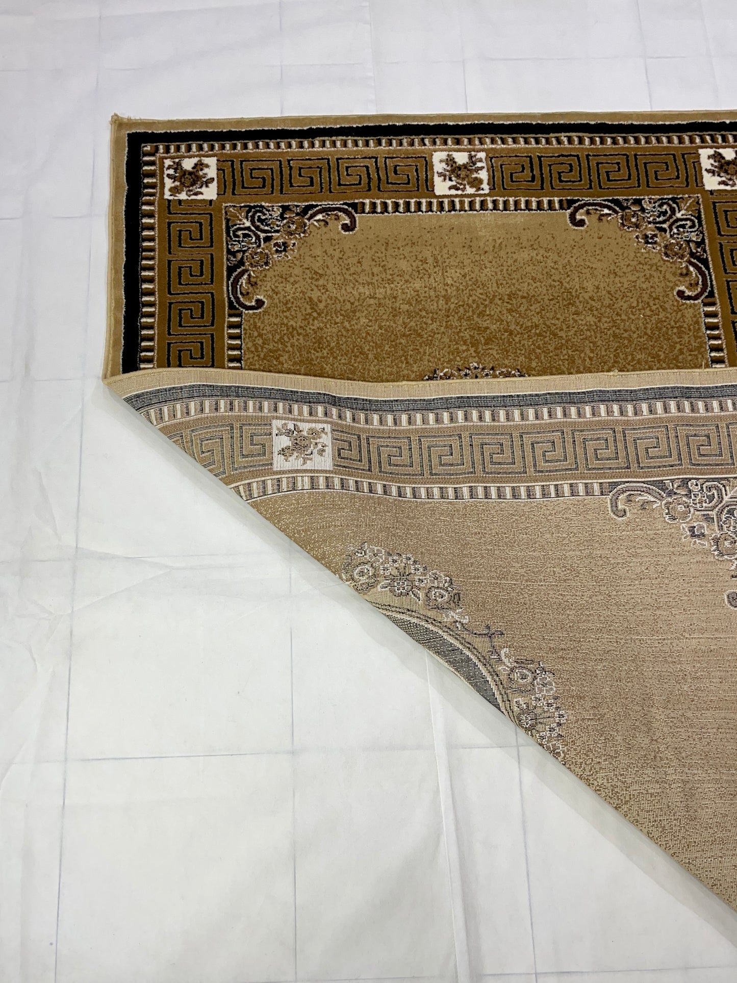 Versace Polypropylene Rug,back woven(Article-75-Beige)
Size : 5ft width  x 7.3ft length (150cm x 220cm)