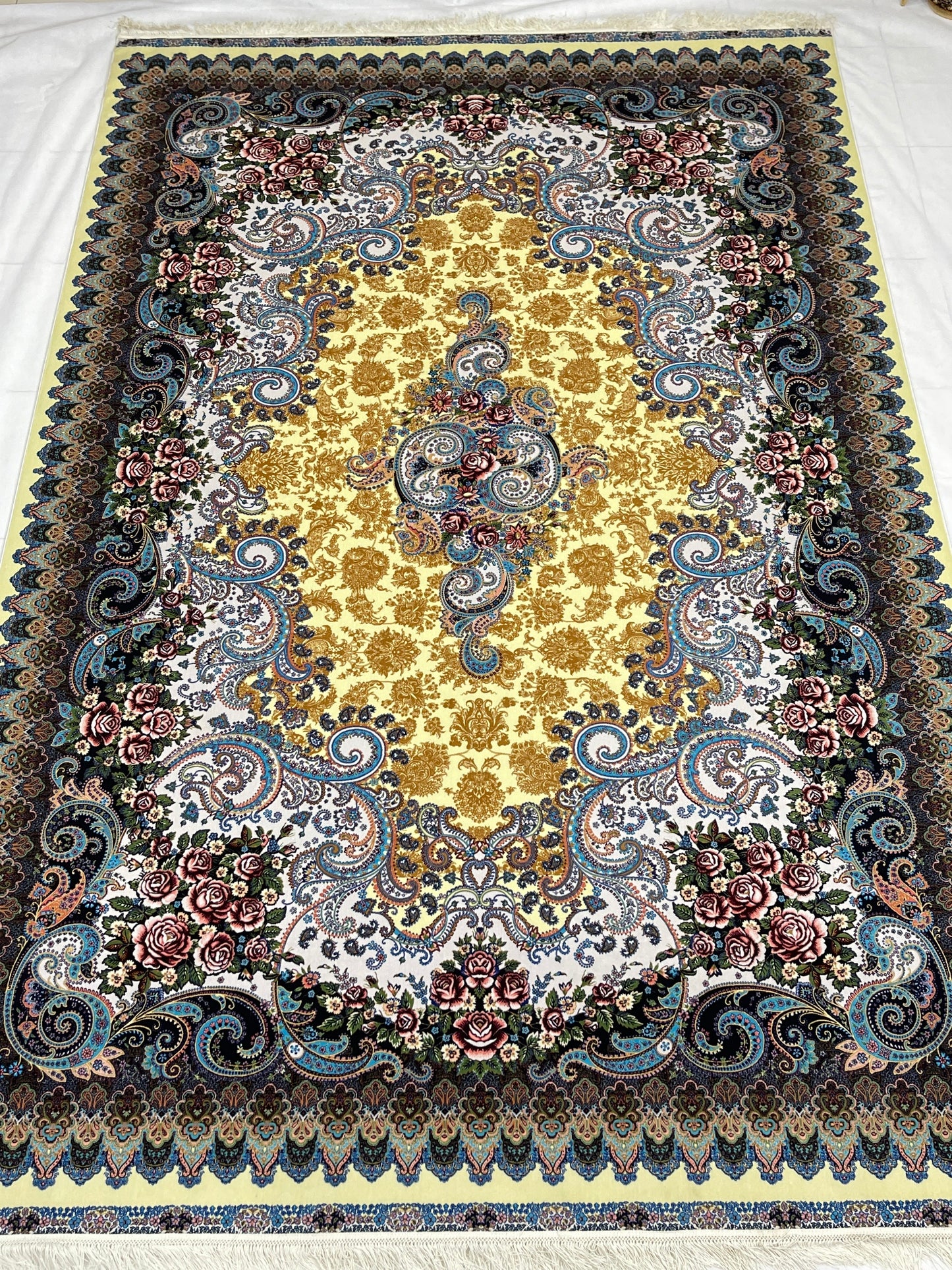 Irani Top Quality 
Mixture of 12 colours
1500 Reeds Acrylic Rug With Jute Back (03)
Size : 6.6 Ft Width x 9.6 Ft Length