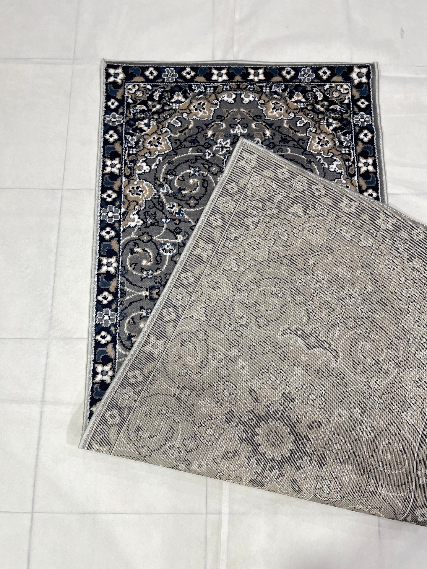 Grey Persian Polypropylene Woven Rug.  Size : 2.6 ft width x 6.6 ft length  (80 cm x 200cm)