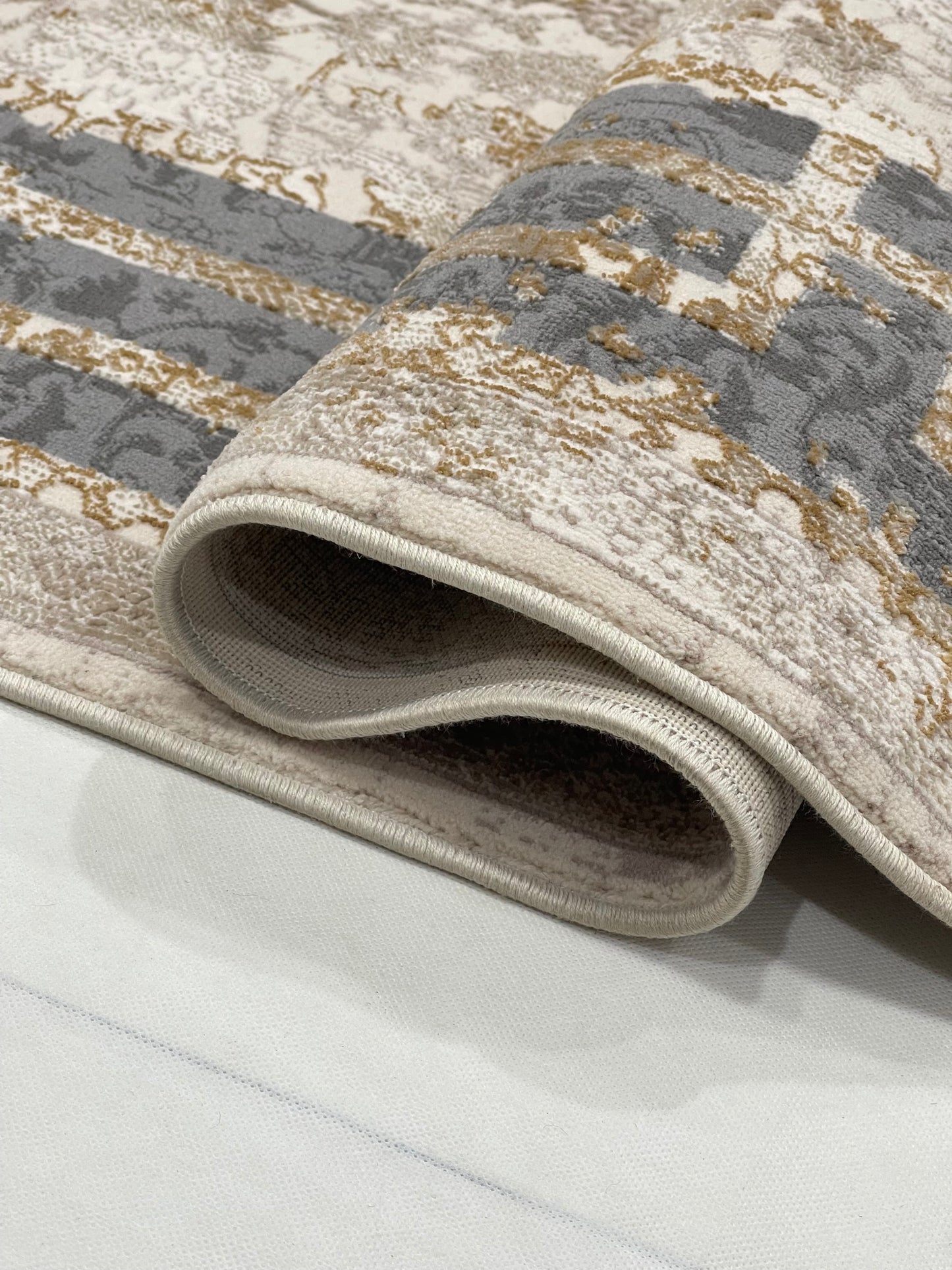 Irani Vintage Woven Rug.  Article -2078-Off white Size: 5 ft width x 7.3 ft length (150cm x 220cm)