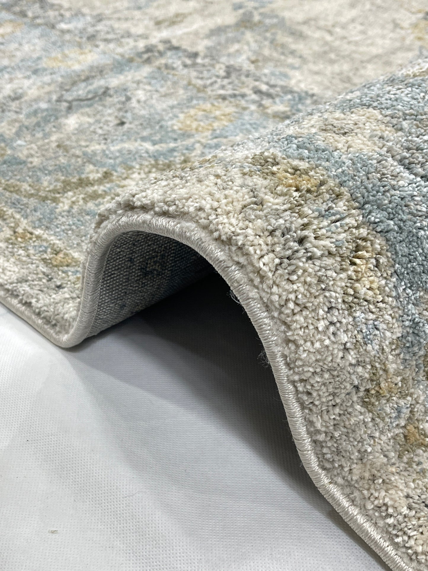 New Turkish Silk (Surya A)  Size: 6.6 ft width x 9.6 ft length (200cm x 290cm) Article -606- Off white