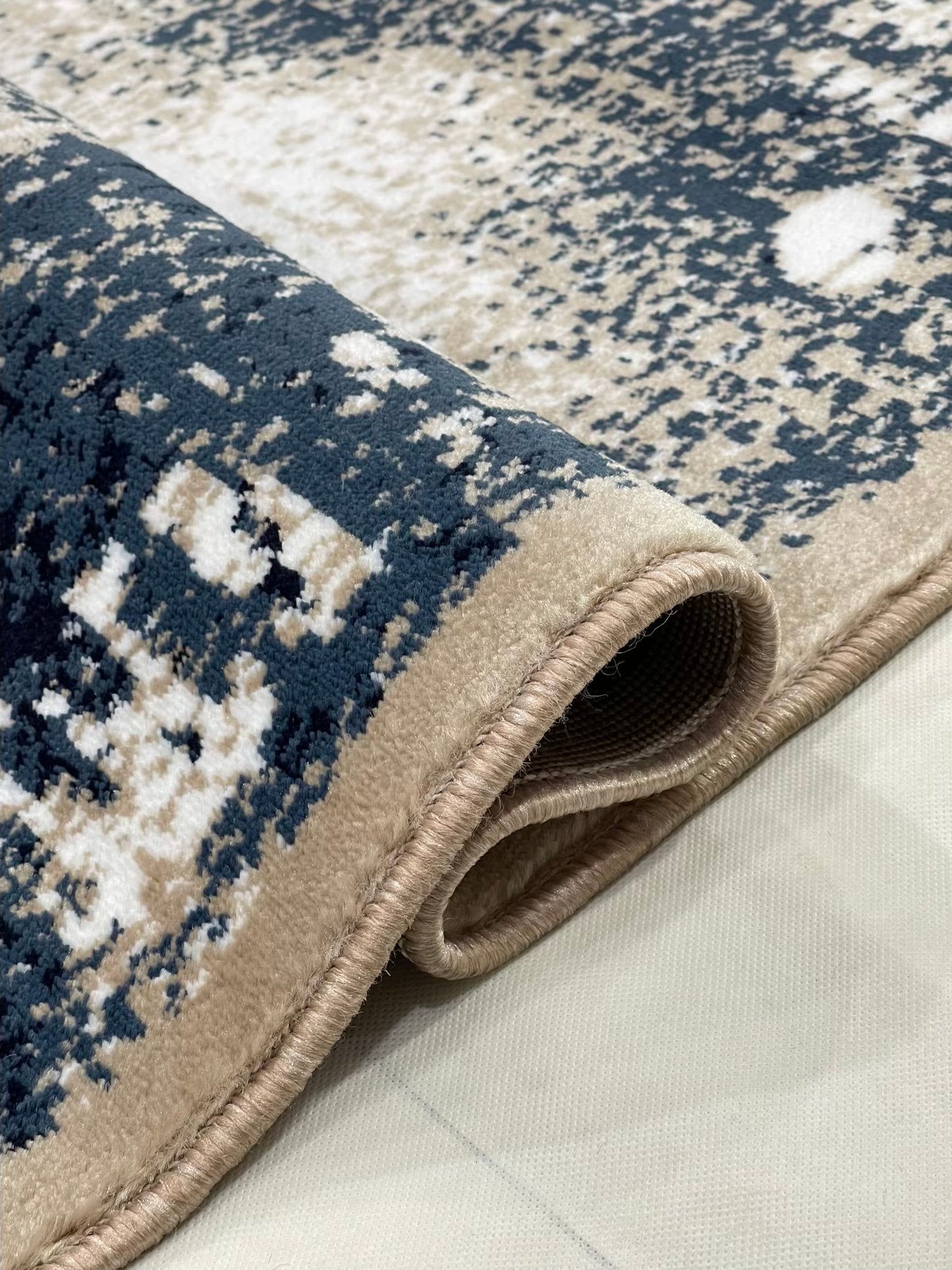 Modern polypropylene Rug,back woven(Article-6777-Mink )
Size : 5ft width  x 7.3ft length (150cm x 220cm)