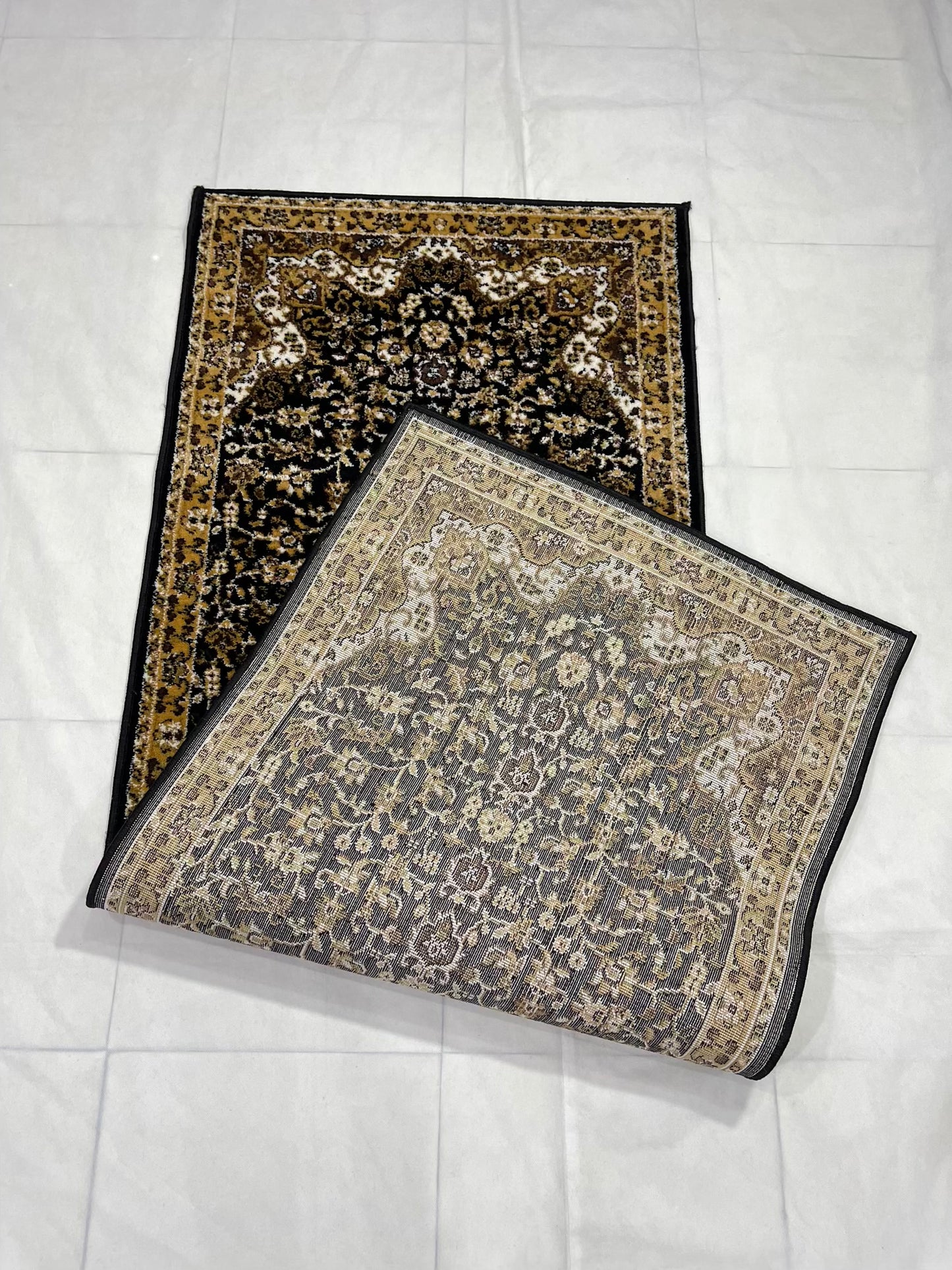 Black Persian Polypropylene Woven Runner.
Size : 2.6 ft width x 6.6 ft length 
( 80 cm x 200cm)