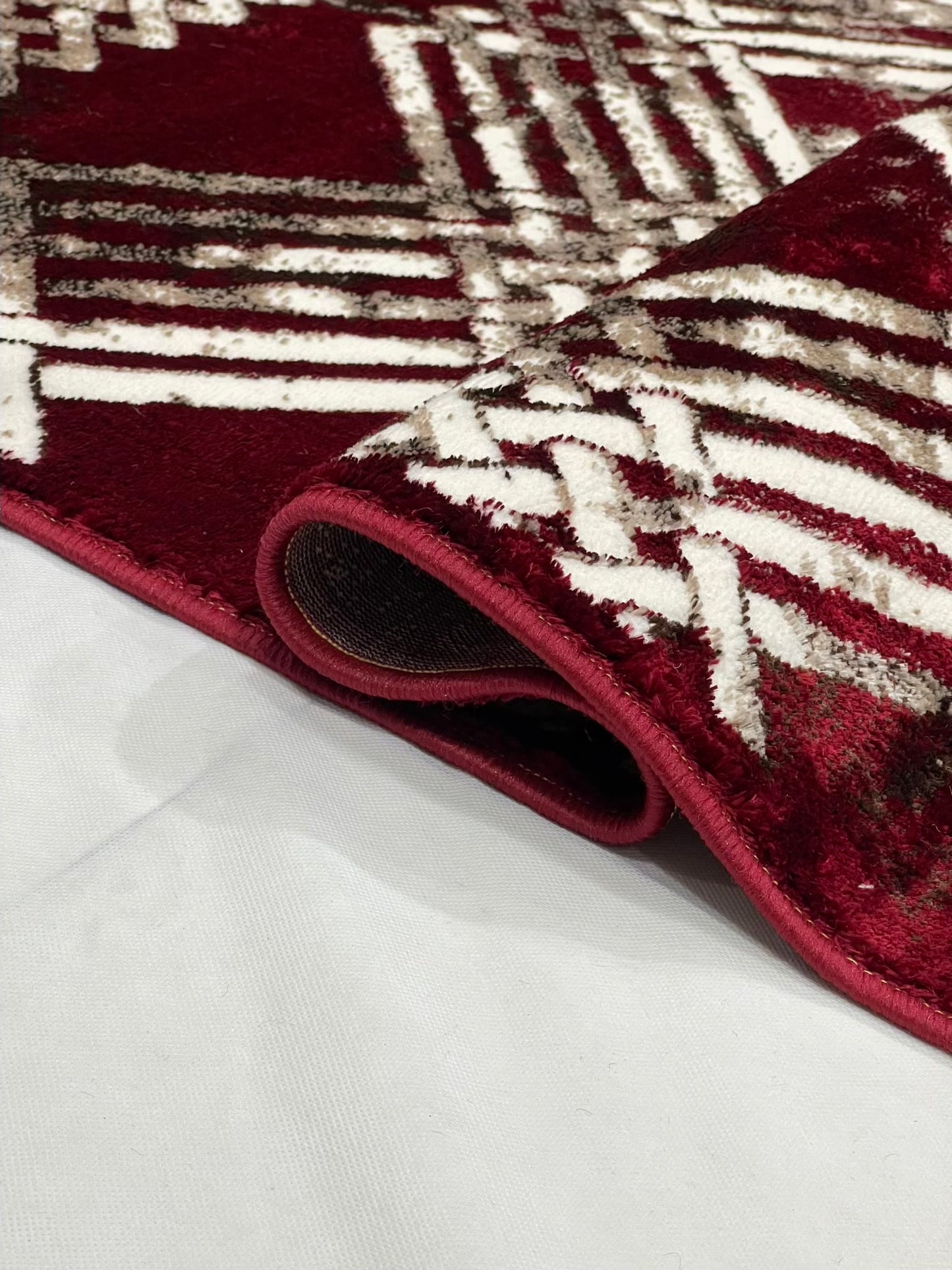 Pakistani Silk Woven Rug.(Article-1451-Red) Size : 5ft width  x 7.3ft length (150cm x 220cm)