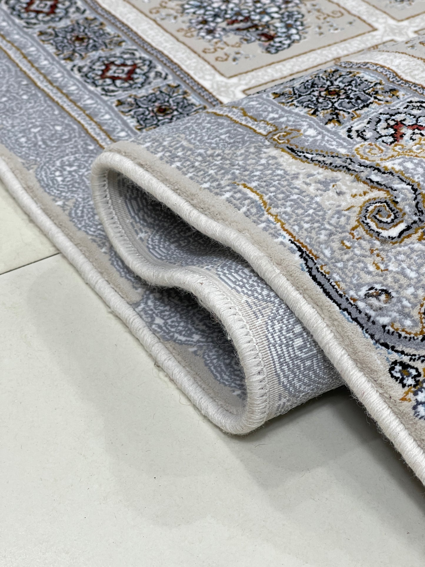 Irani  Acrylic 700 Reeds
Article -207-Off white
Size : 3 ft width x 5 ft length (100cm x 150cm)