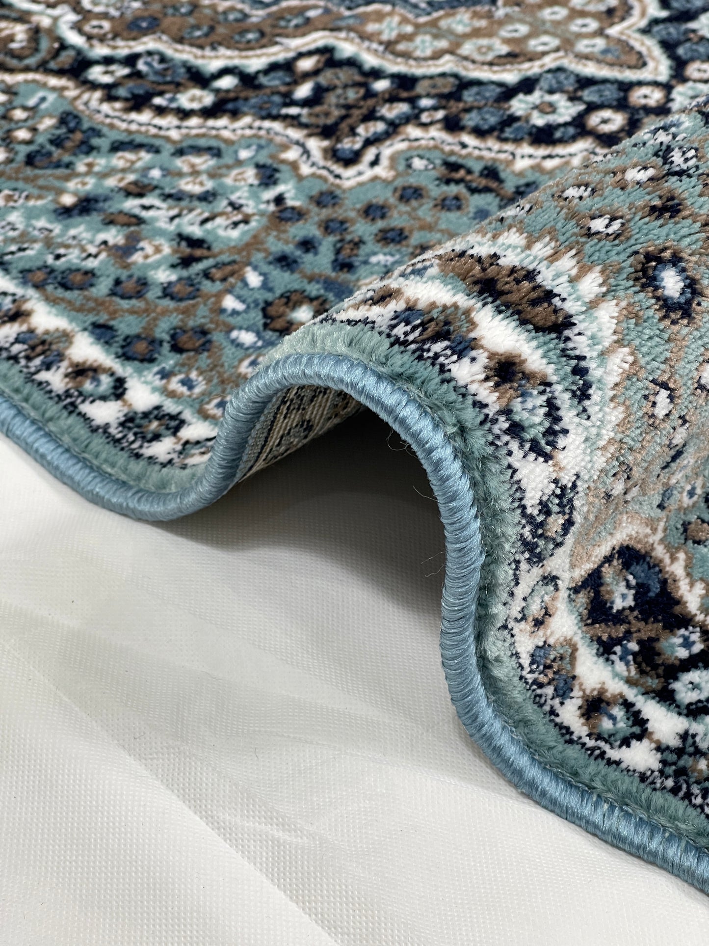 Feroze Persian Polypropylene Woven Rug.  Size : 2.6 ft width x 6.6 ft length  (80 cm x 200cm)