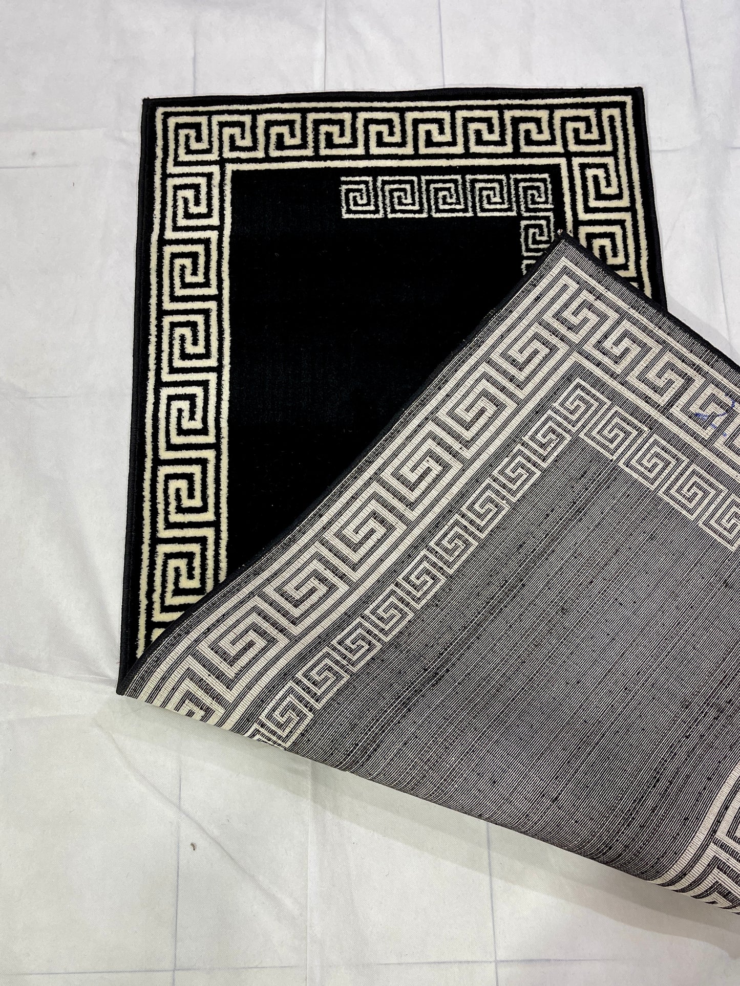 Black Modern Polypropylene Woven Rug.  Size : 2.6 ft width x 6.6 ft length  (80 cm x 200cm)