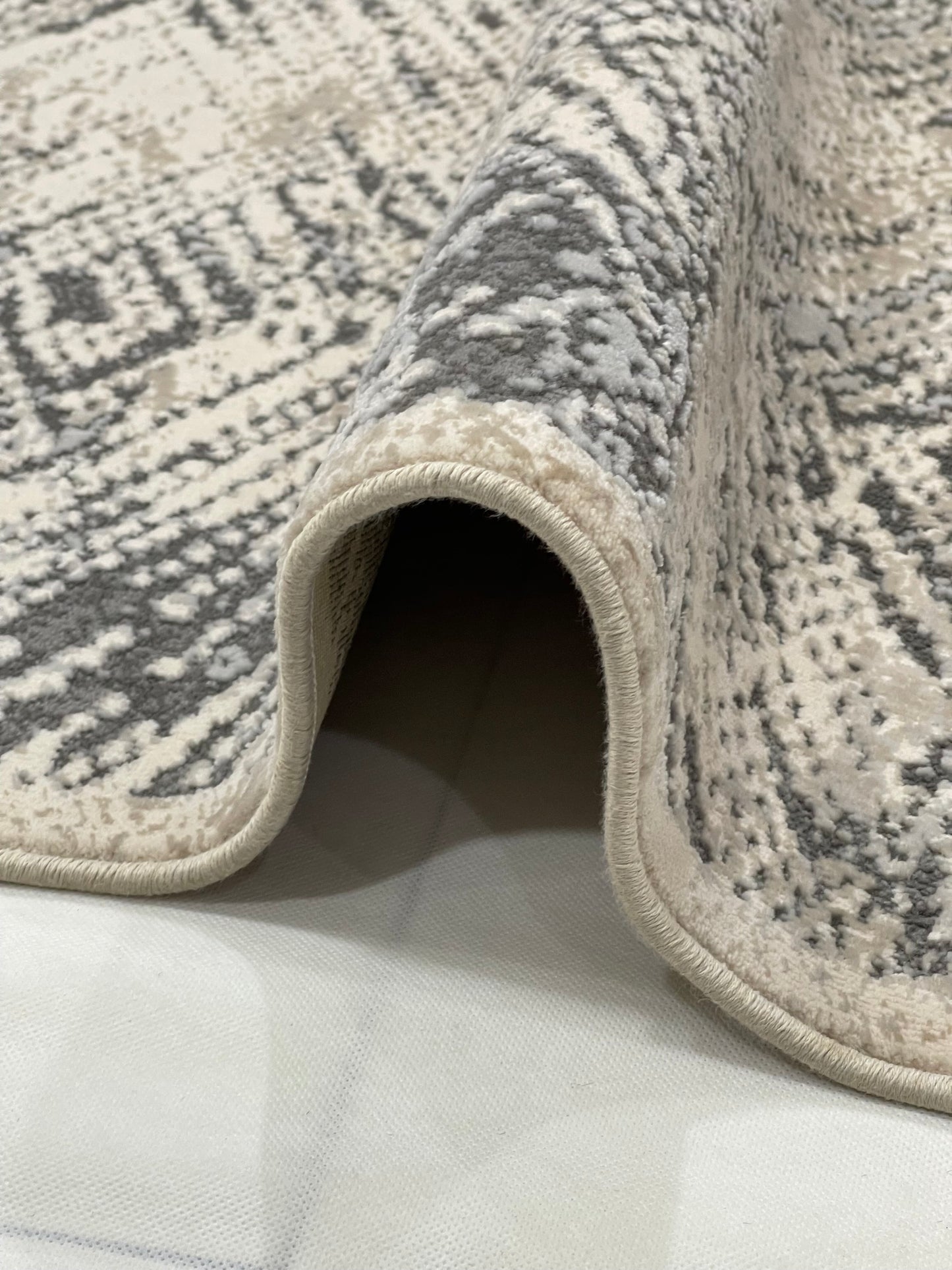 Irani Vintage Woven Rug.  Article -2076-Grey , Off white Size: 5 ft width x 7.3 ft length (150cm x 220cm)