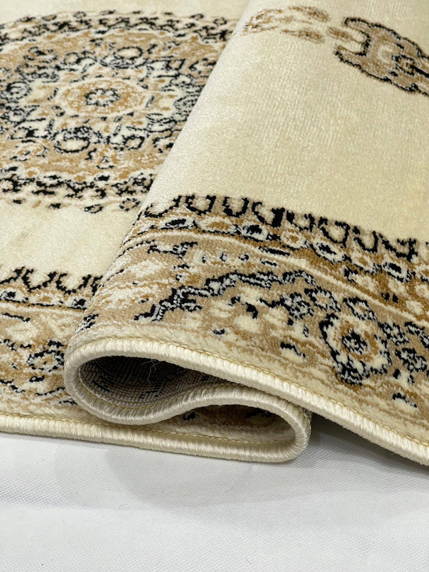 Off white Persian Polypropylene Woven Rug.
 Size : 2.6 ft width x 6.6 ft length
 (80 cm x 200cm)