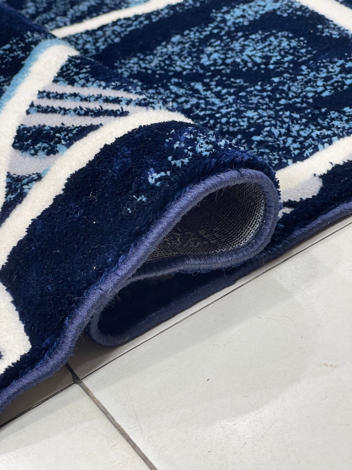 Polyester Silk.(Article-1631-Dark Blue)
Size : 6.6 ft width x 9.6 ft length ( 200 cm x 290 cm)