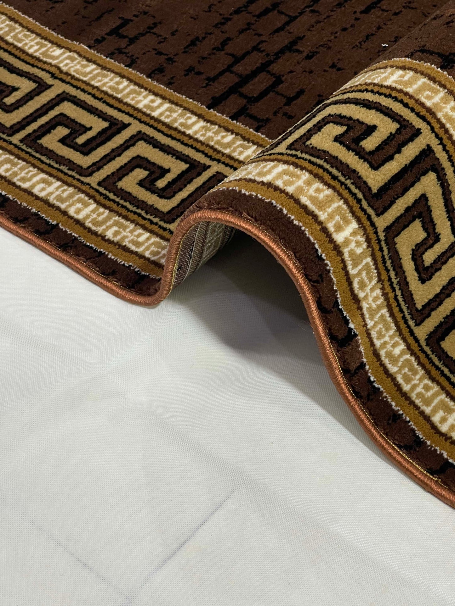 Modern polypropylene Rug,back woven(Article-370-Brown )
Size : 5ft width  x 7.3ft length (150cm x 220cm)