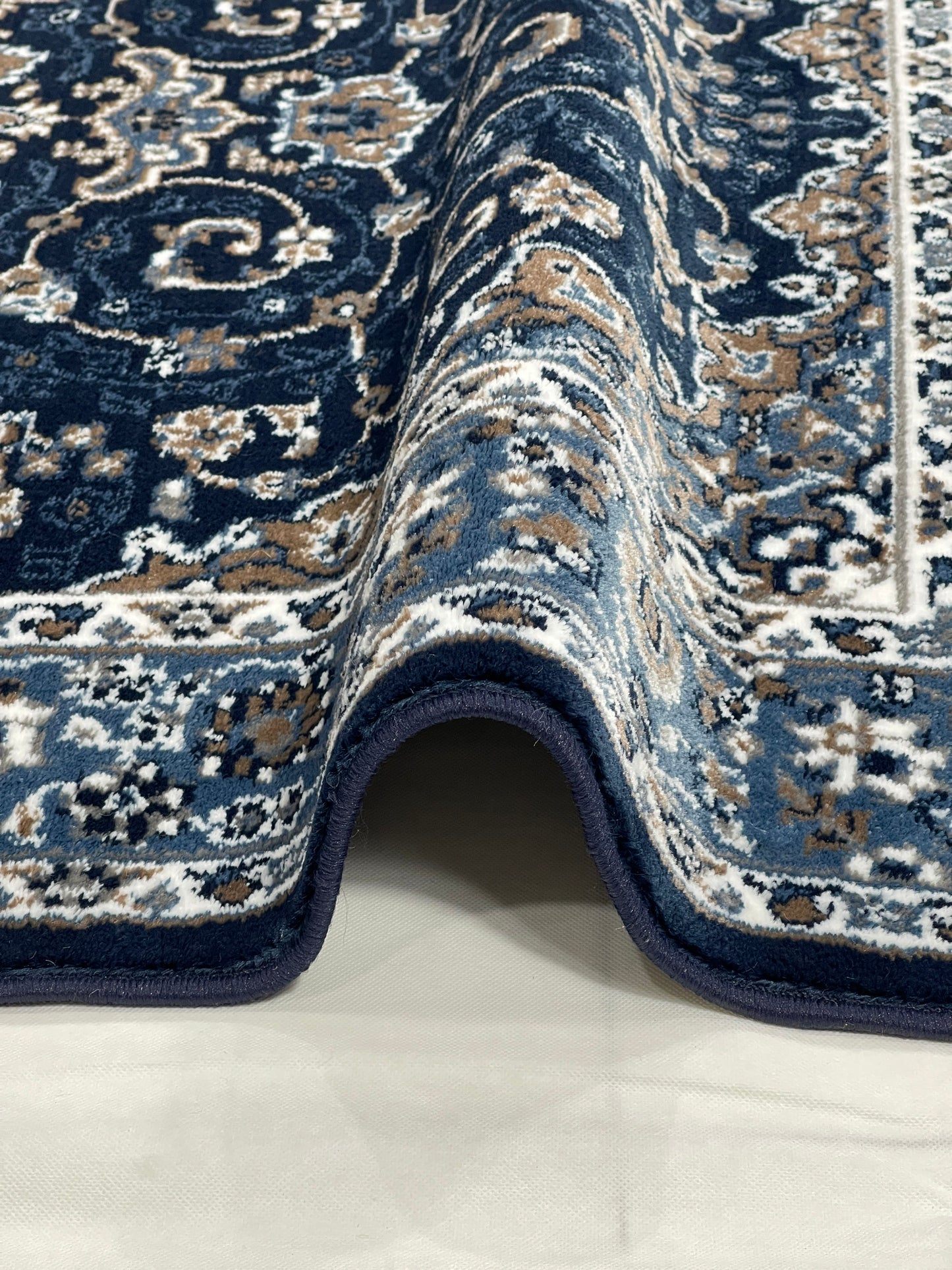 Persian Polypropylene Rug,back woven(Article-19-Blue)
Size : 5ft width  x 7.3ft length (150cm x 220cm)